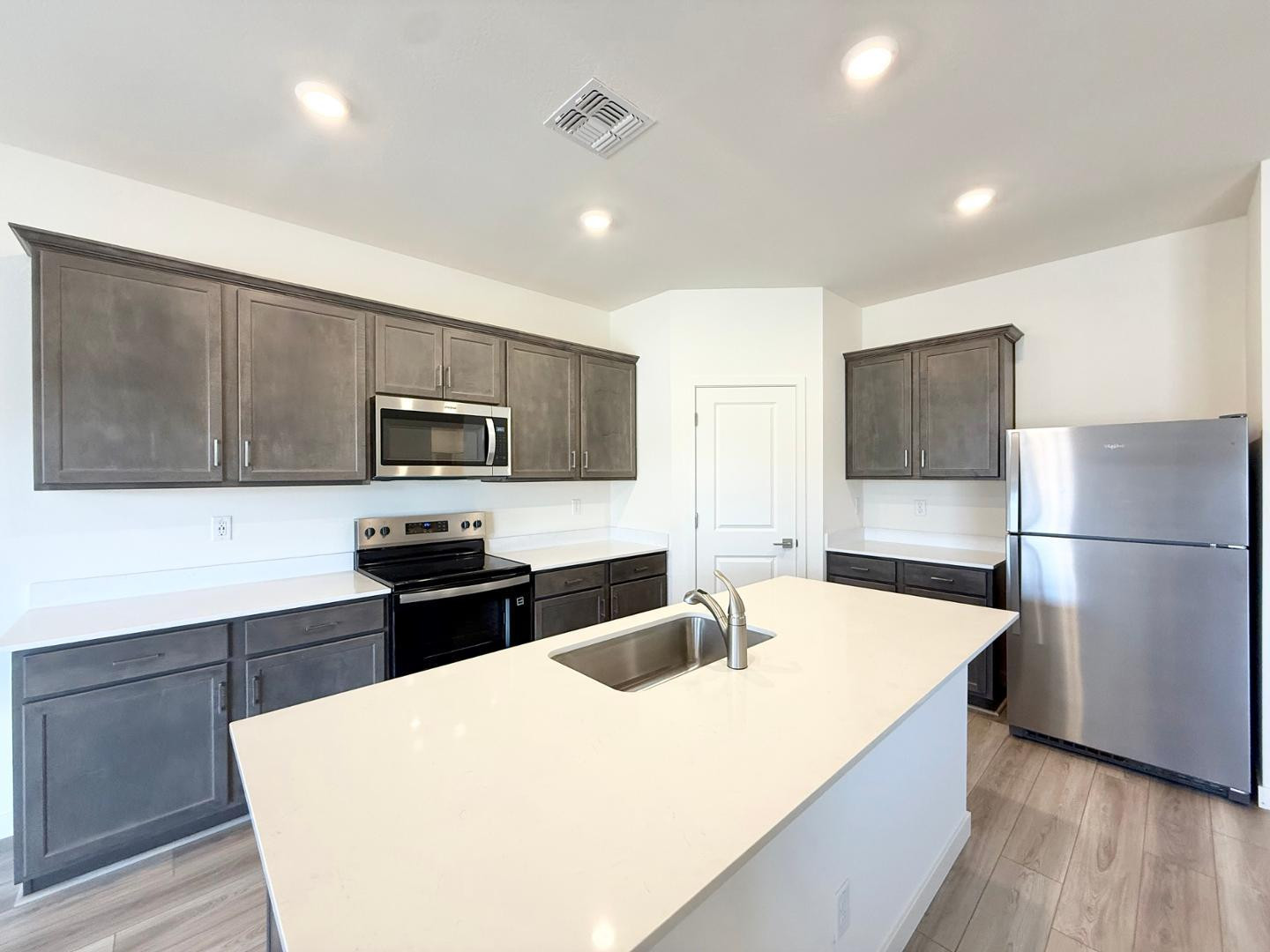 634 W Red Hawk Court