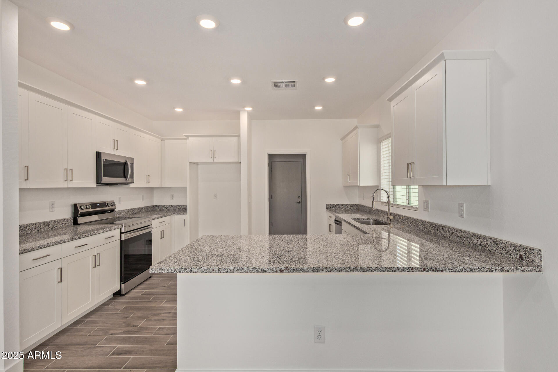 1577 N PUEBLO Drive