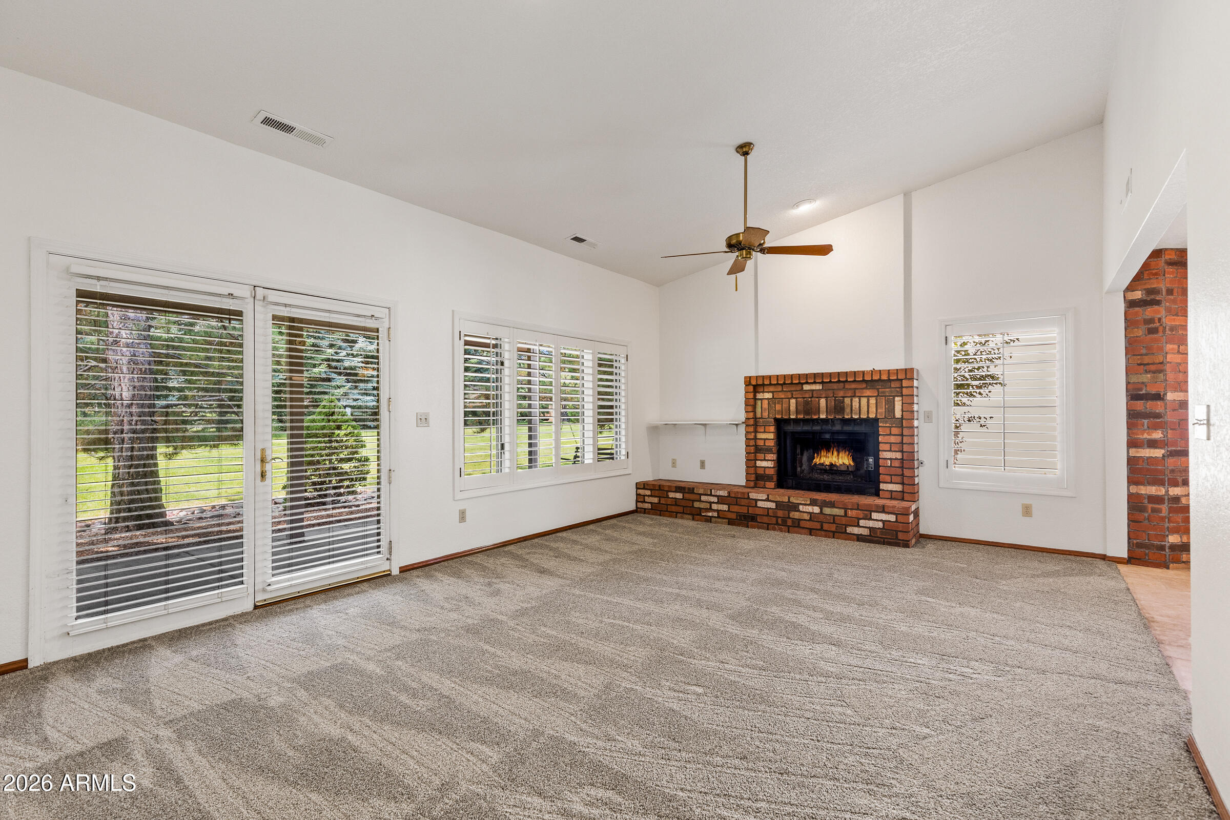 6121 E Laurel Loop
