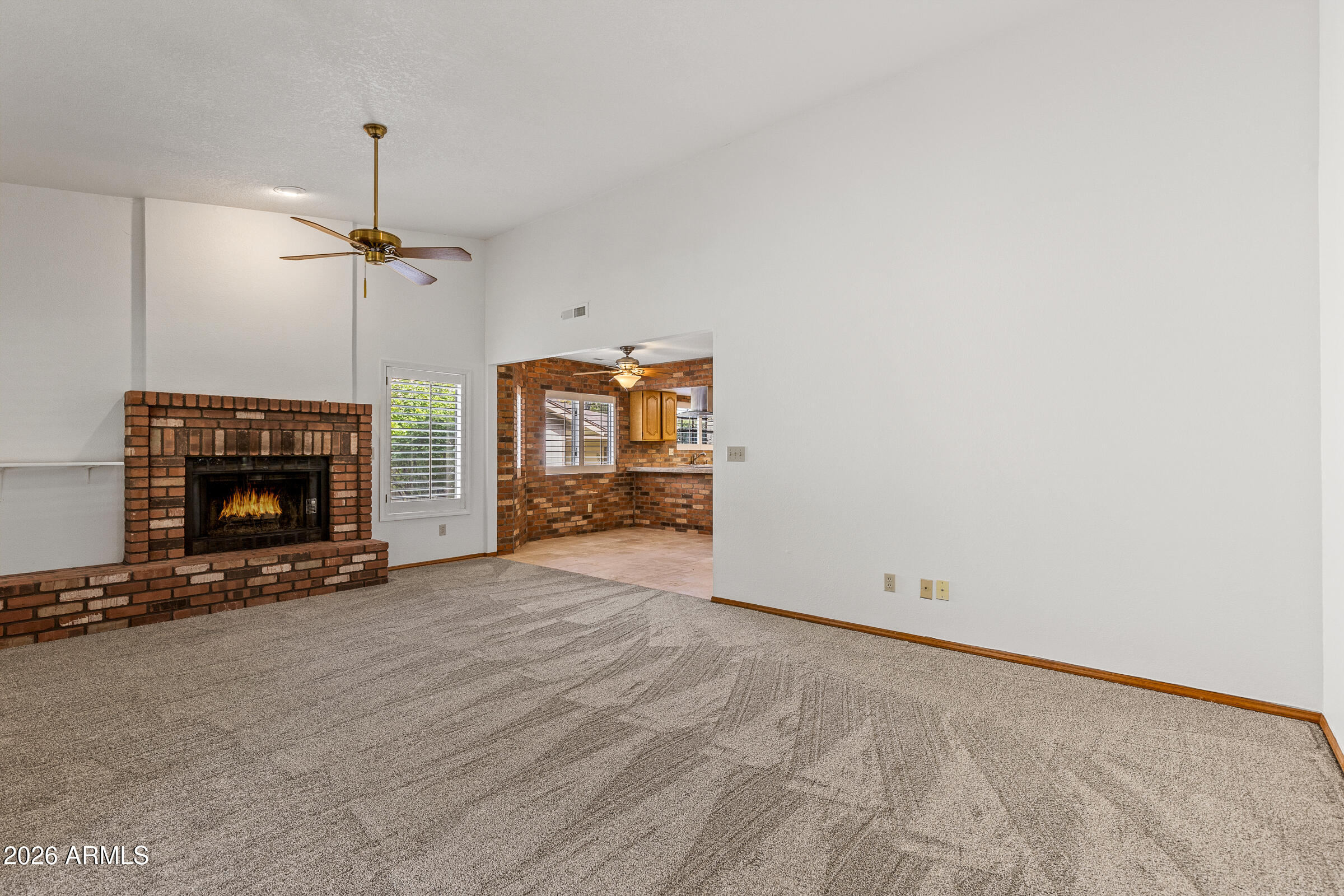 6121 E Laurel Loop