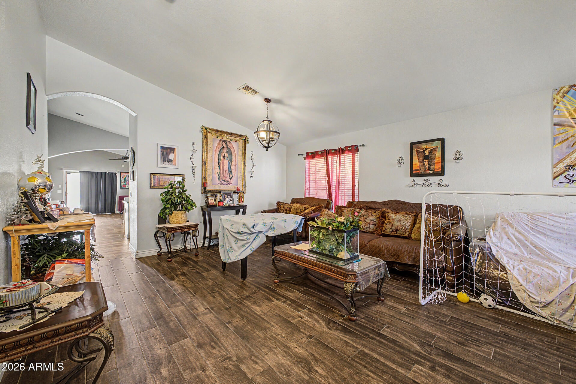 4623 W DESERT Lane