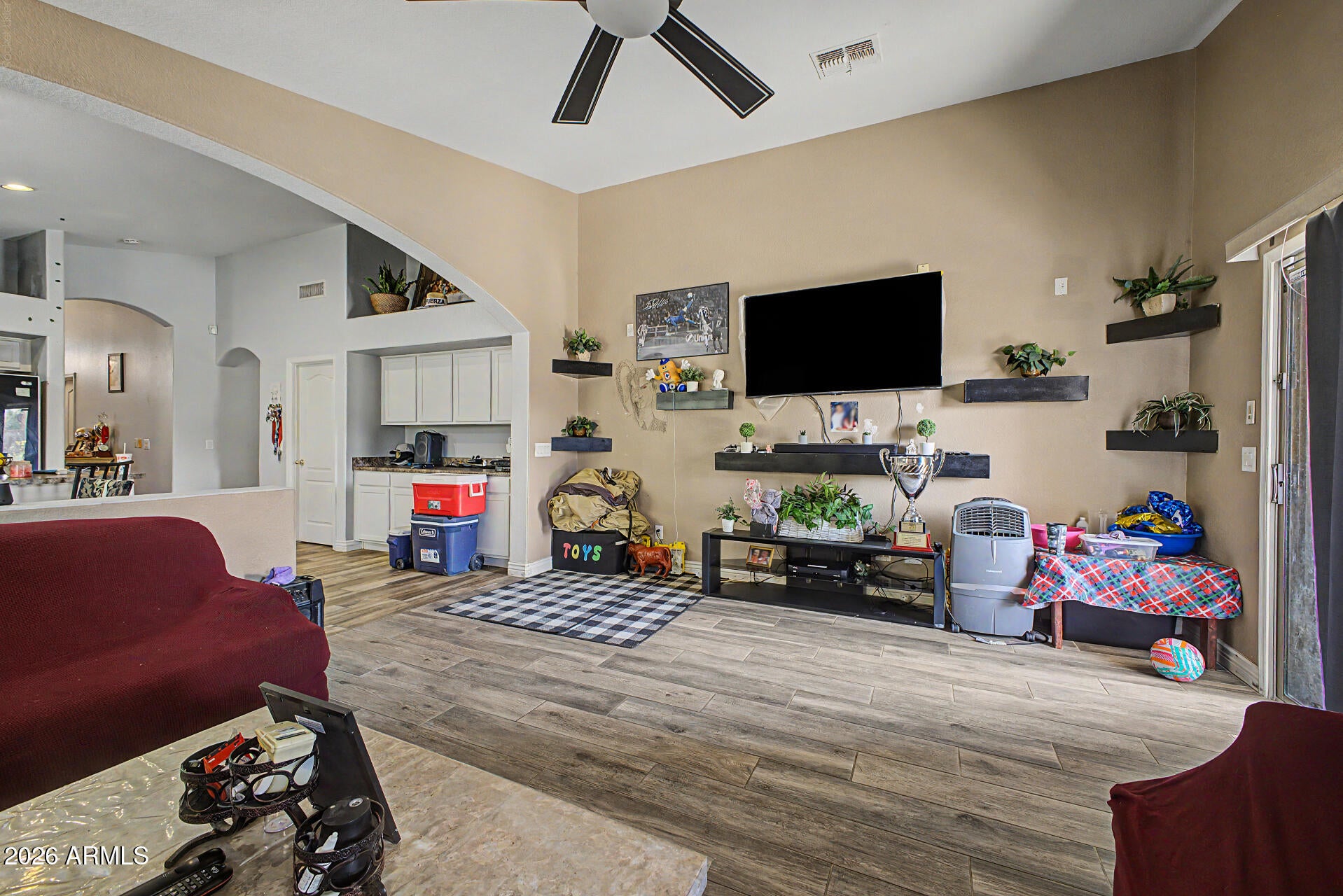 4623 W DESERT Lane