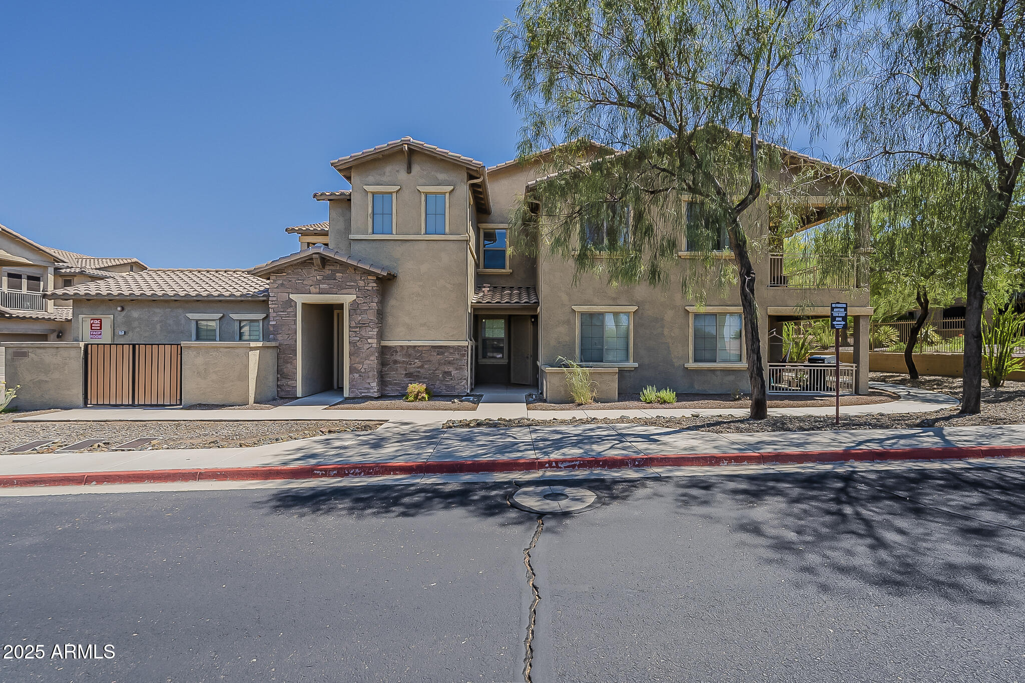 2124 W HUNTER Court 237