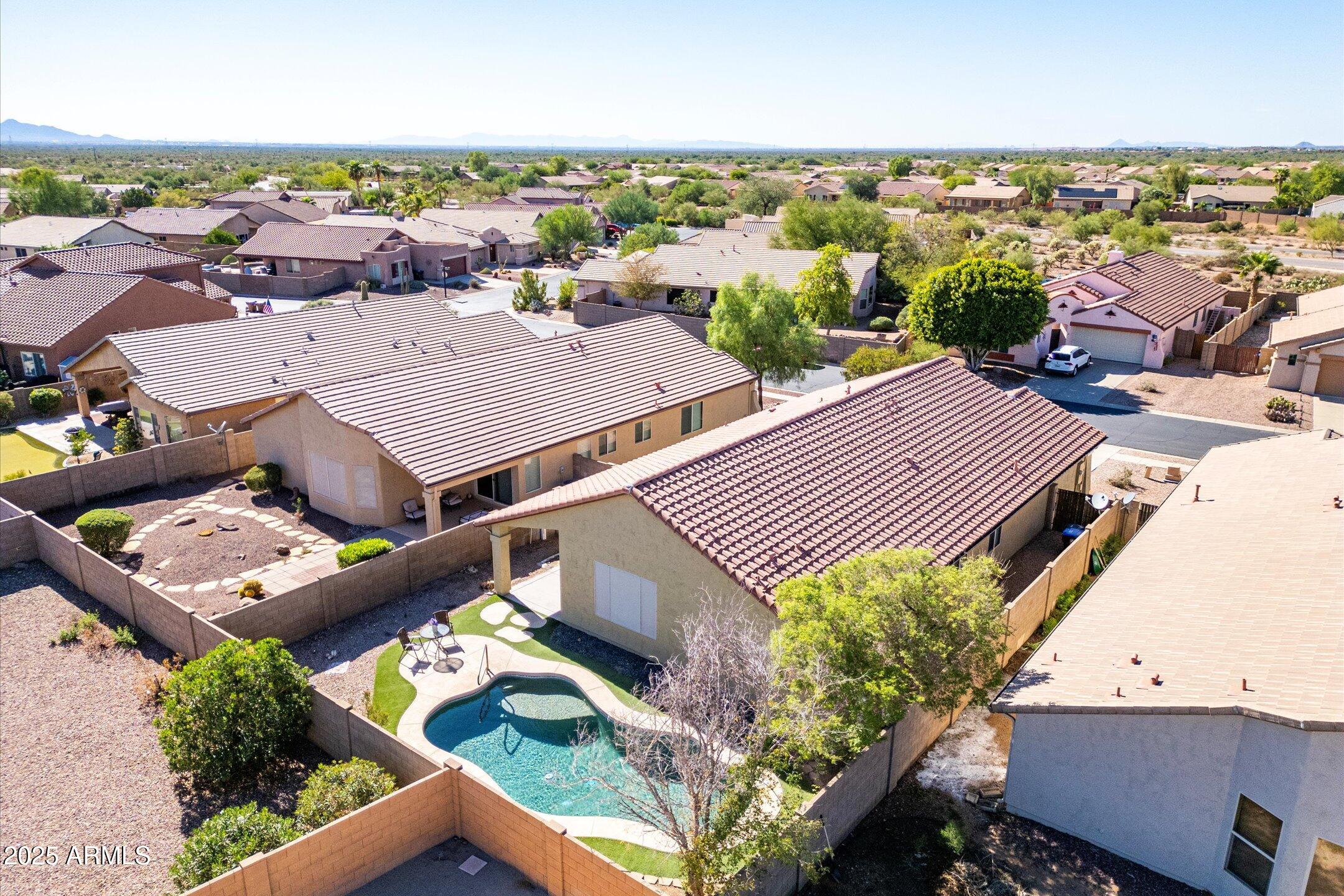 10465 E DUTCHMANS Trail