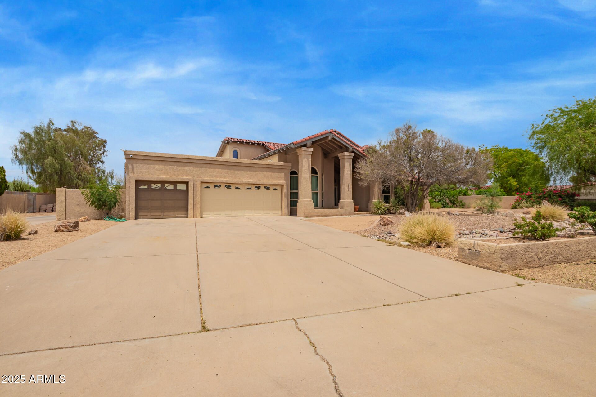 4922 W FALLEN LEAF Lane