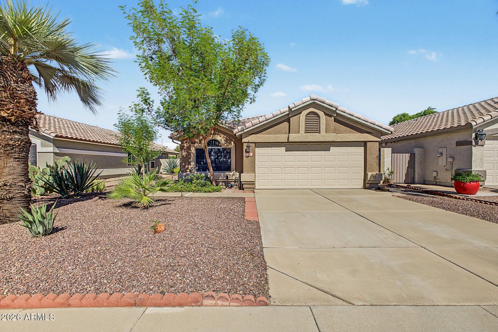 Photo of 872 W Silver Creek Road, Gilbert, AZ 85233 (MLS # 7095059)