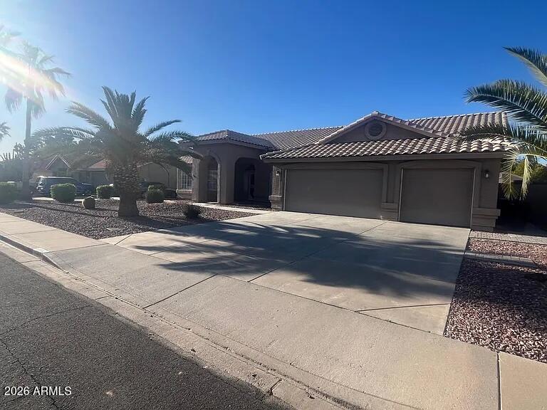 2662 E NORTHRIDGE Street