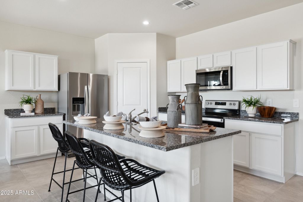 Photo of 1403 W Bealey Avenue, Coolidge, AZ 85128 (MLS # 6924915)