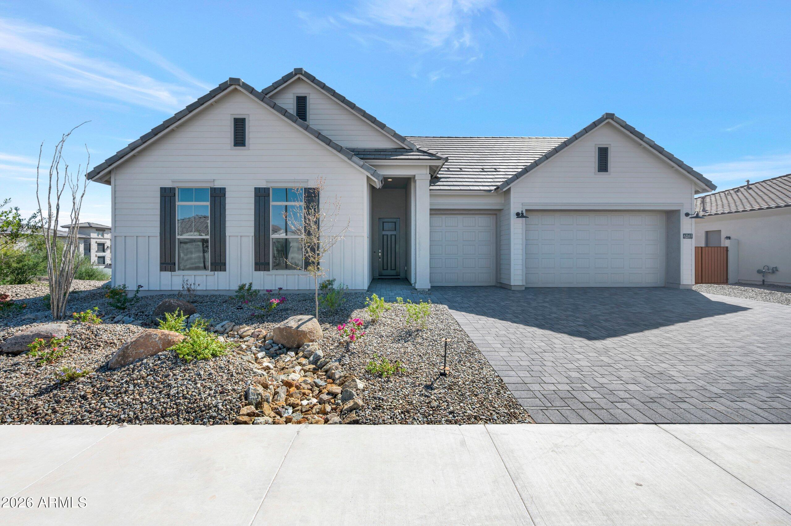 6865 N 190TH Drive