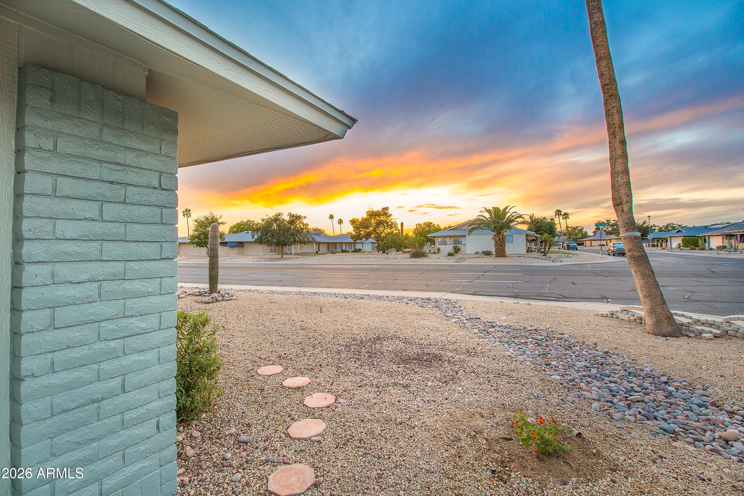 SUN CITY WEST UNIT 11 MCR 205-50 LOT 0250 TOG W A N UNDIV 1-64 INT IN TR F - Residential