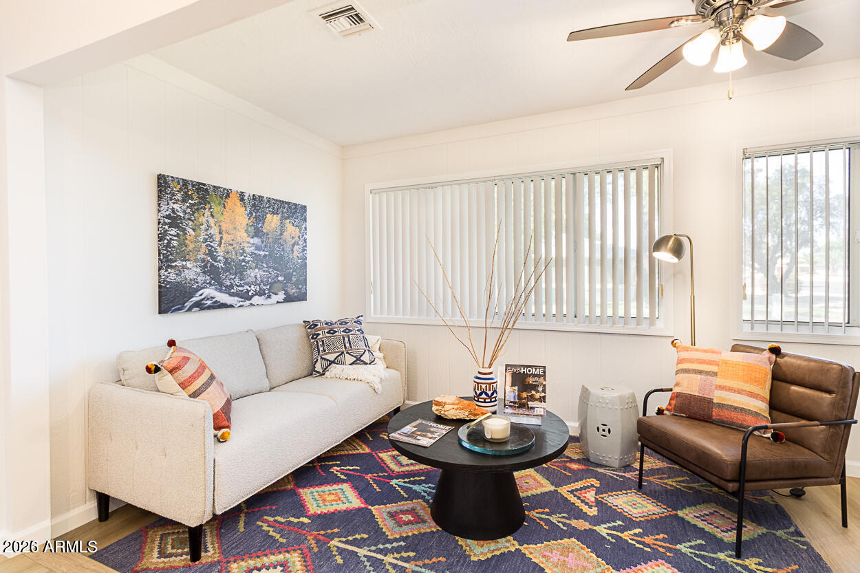 SUN CITY WEST UNIT 11 MCR 205-50 LOT 0250 TOG W A N UNDIV 1-64 INT IN TR F - Residential