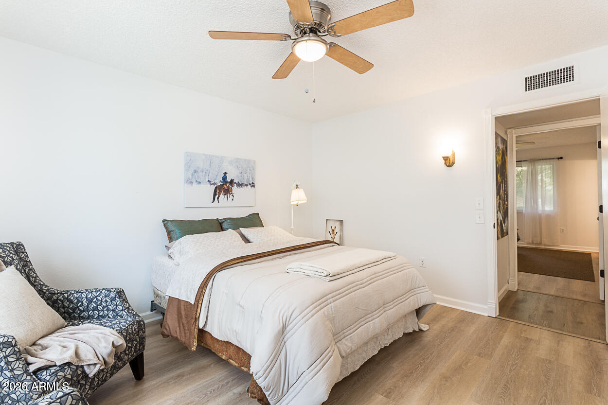 SUN CITY WEST UNIT 11 MCR 205-50 LOT 0250 TOG W A N UNDIV 1-64 INT IN TR F - Residential