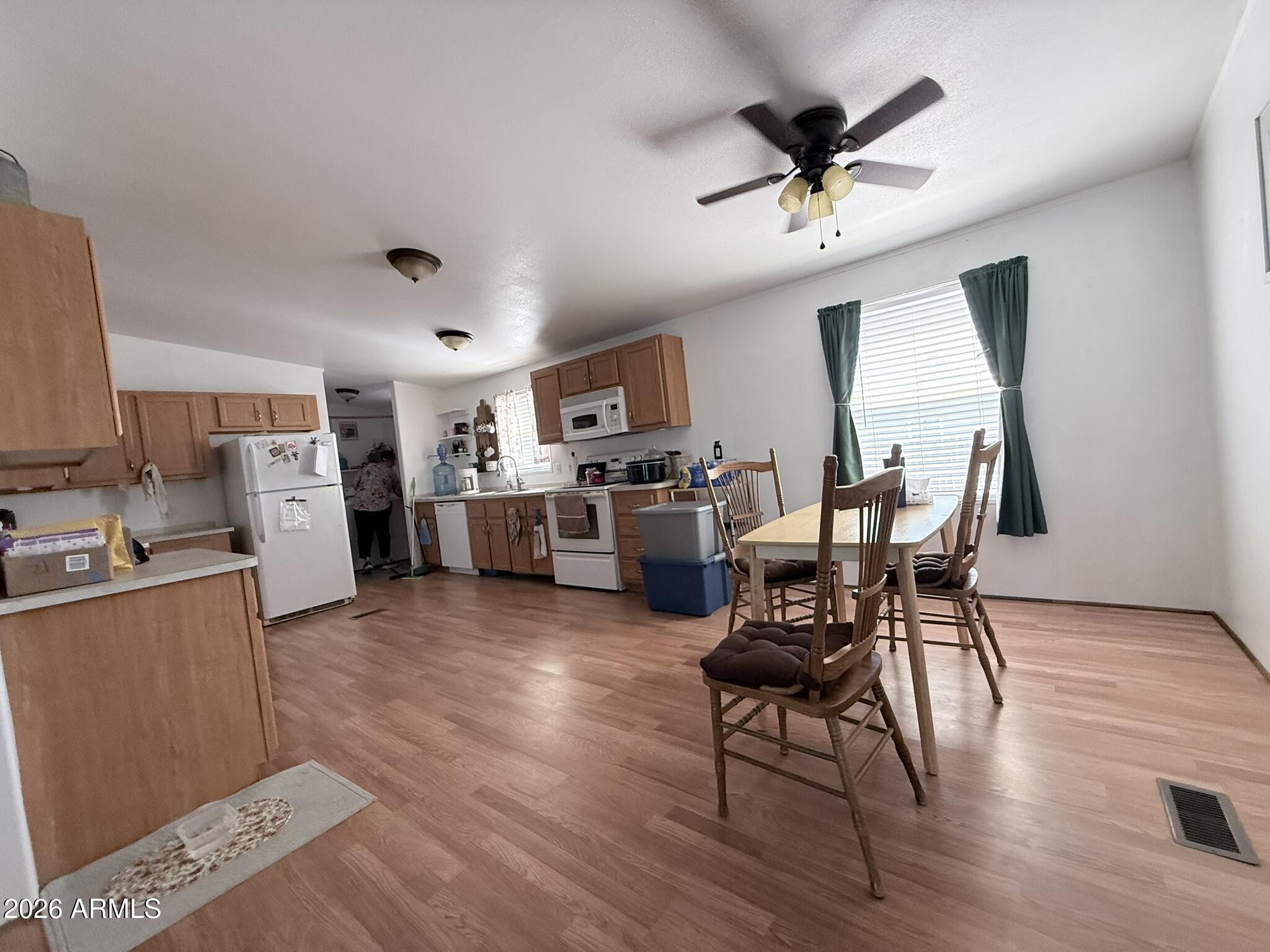 2685 W FOOTHILL Street