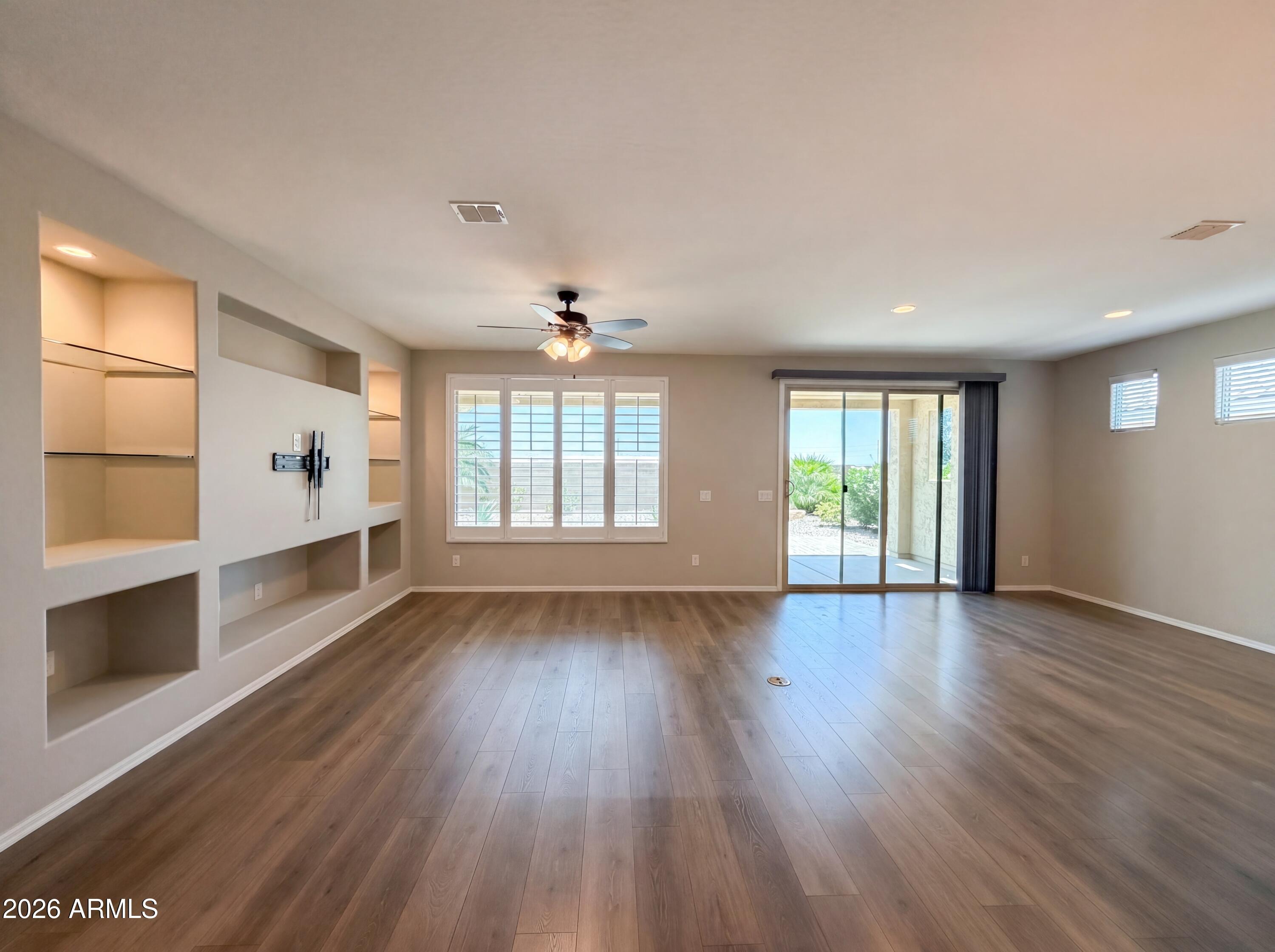 4387 N PRESIDIO Drive