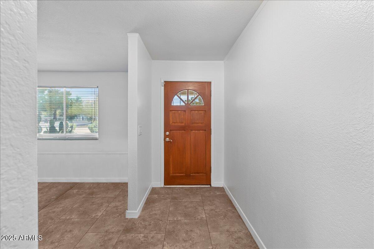 842 E VILLAGE CIRCLE Drive N