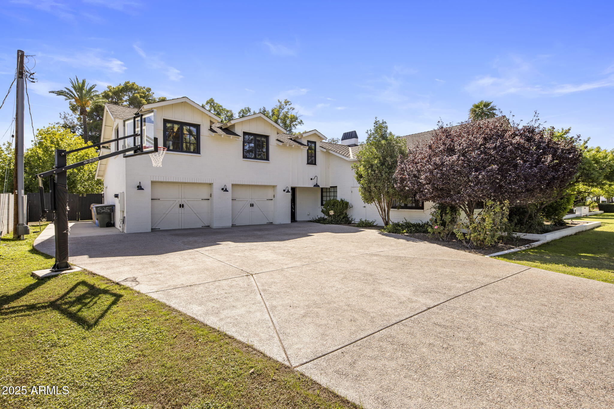 525 W Berridge Lane