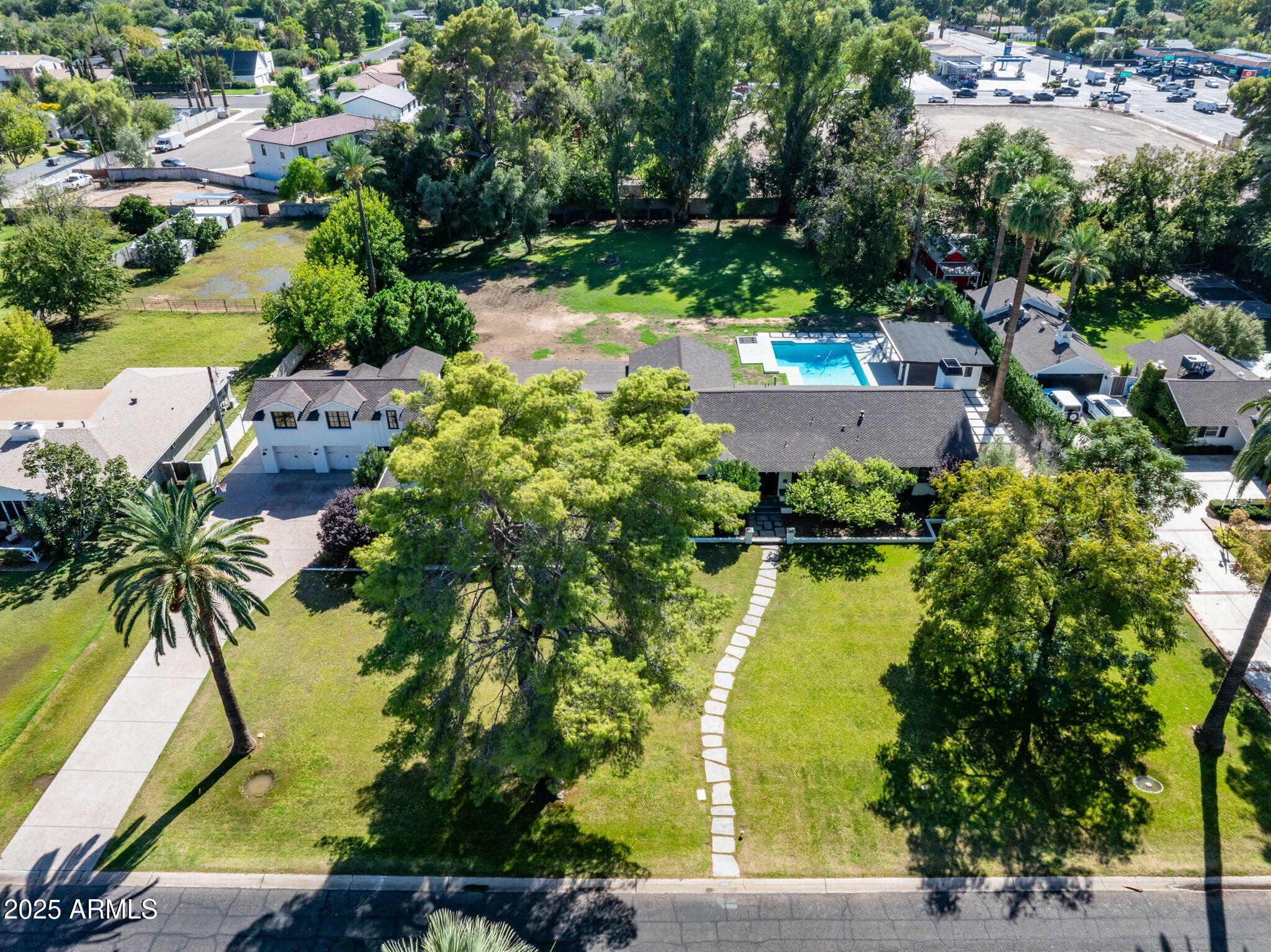 525 W Berridge Lane
