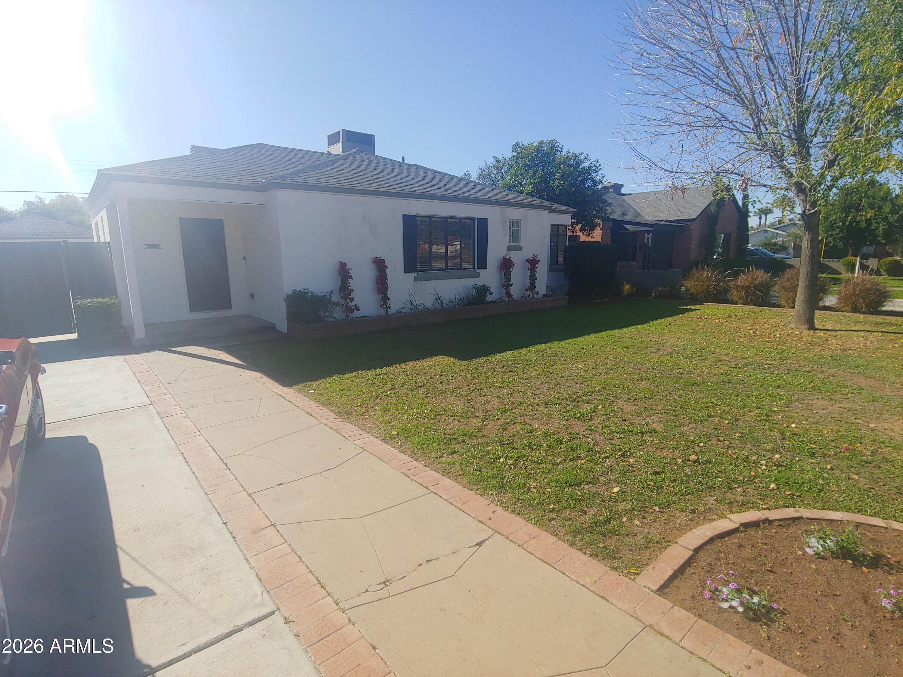 539 W WILSHIRE Drive