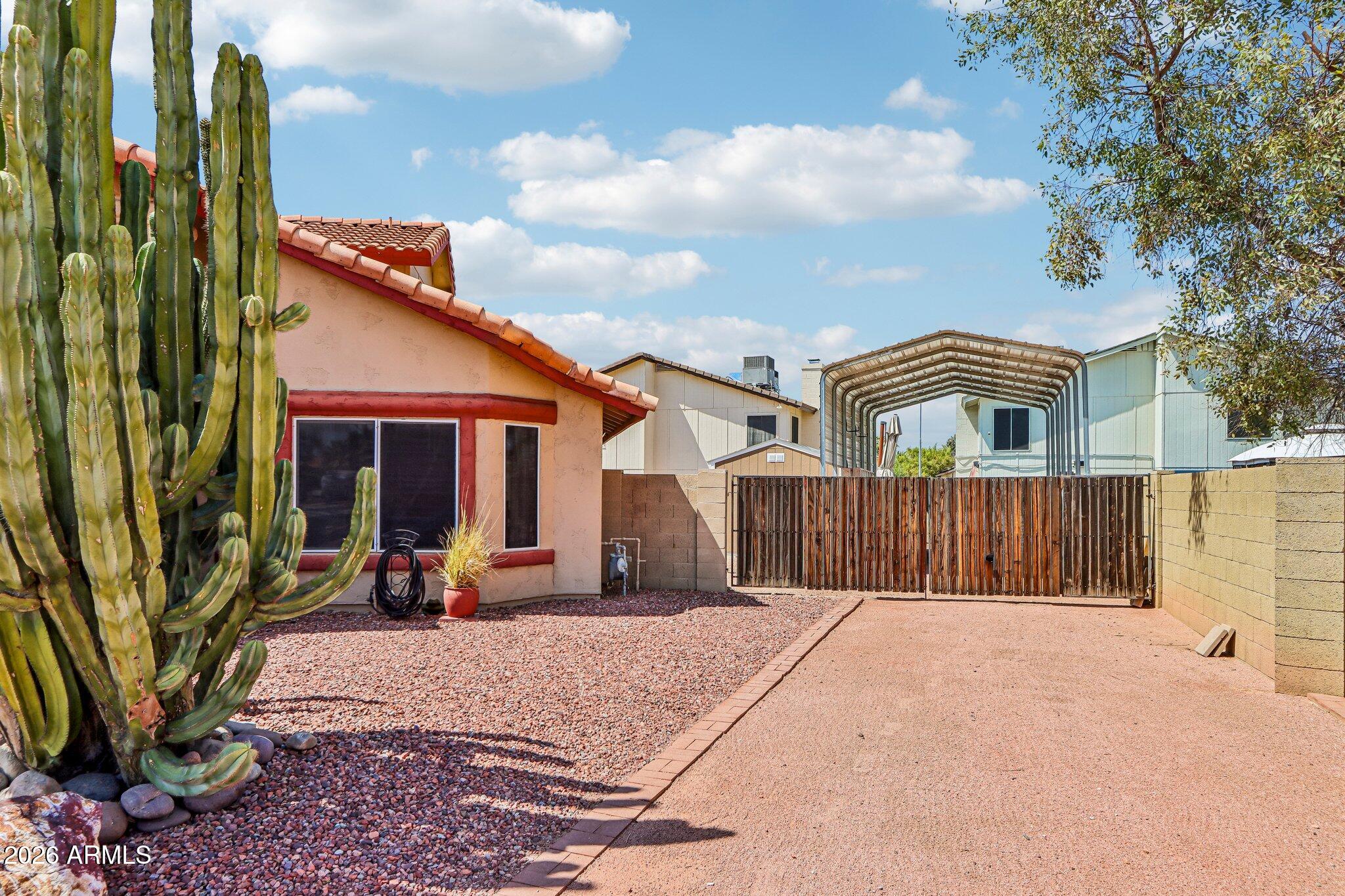 6932 W CHARTER OAK Road
