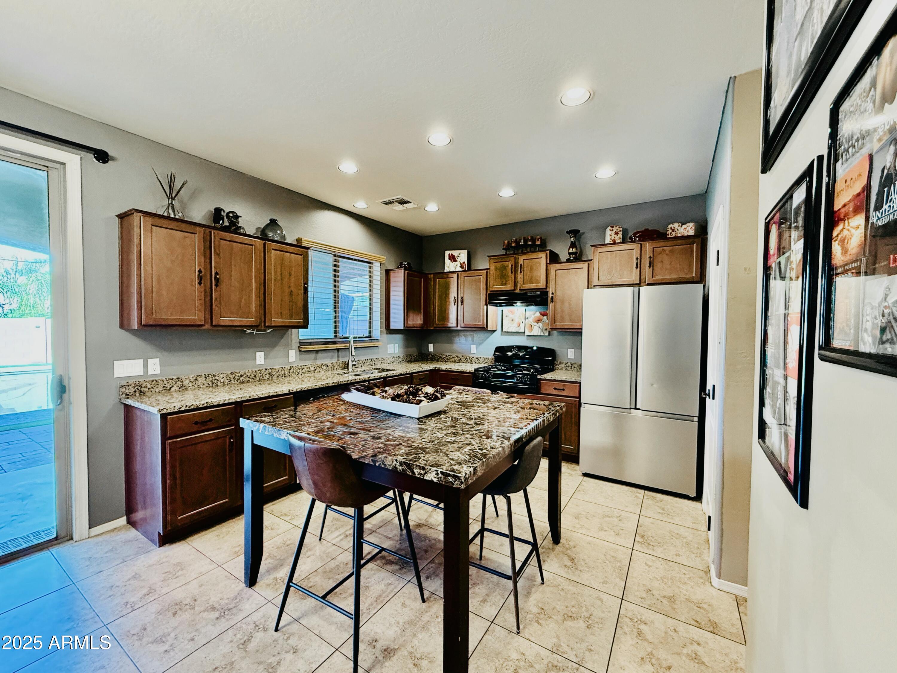 Homes 2 21868 S 215TH Street