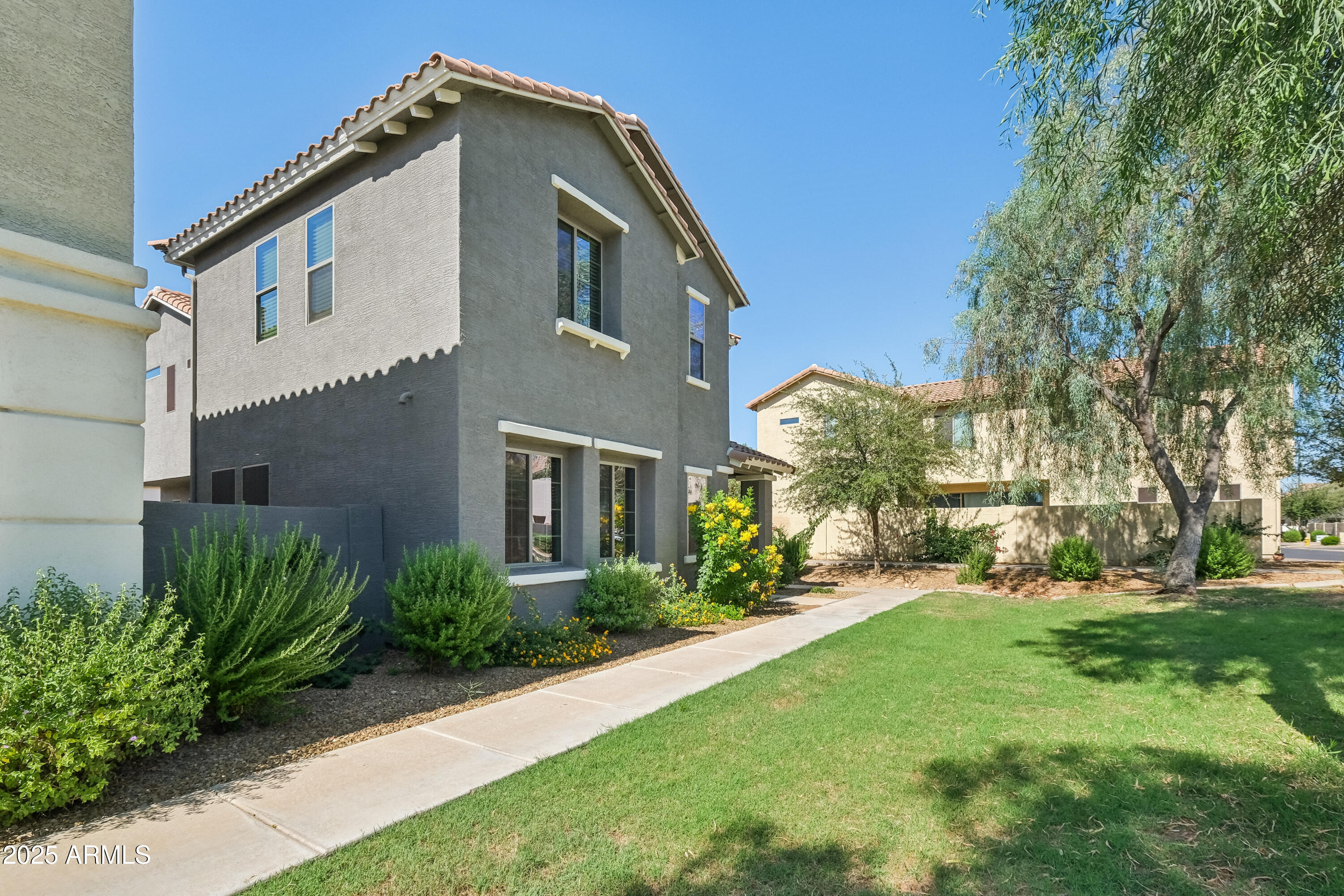 4712 E Bonanza Road