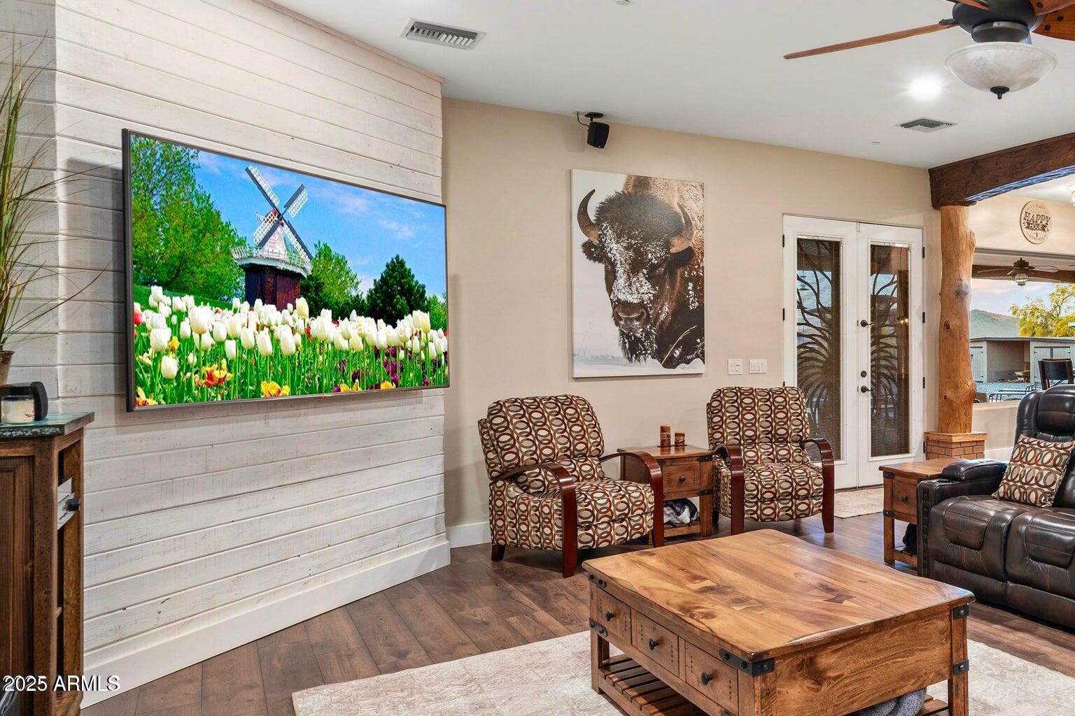 103 W TANYA Road