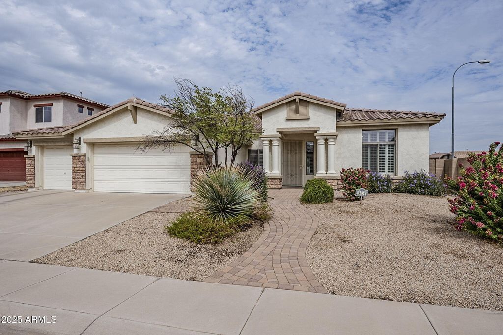 Photo of 1858 E Coconino Drive, Chandler, AZ 85249 (MLS # 6933299)