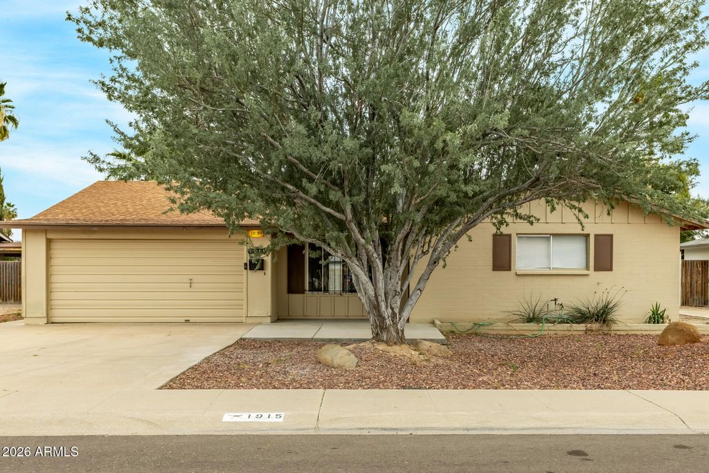Photo of 1915 E Gemini Drive, Tempe, AZ 85283 (MLS # 6979107)