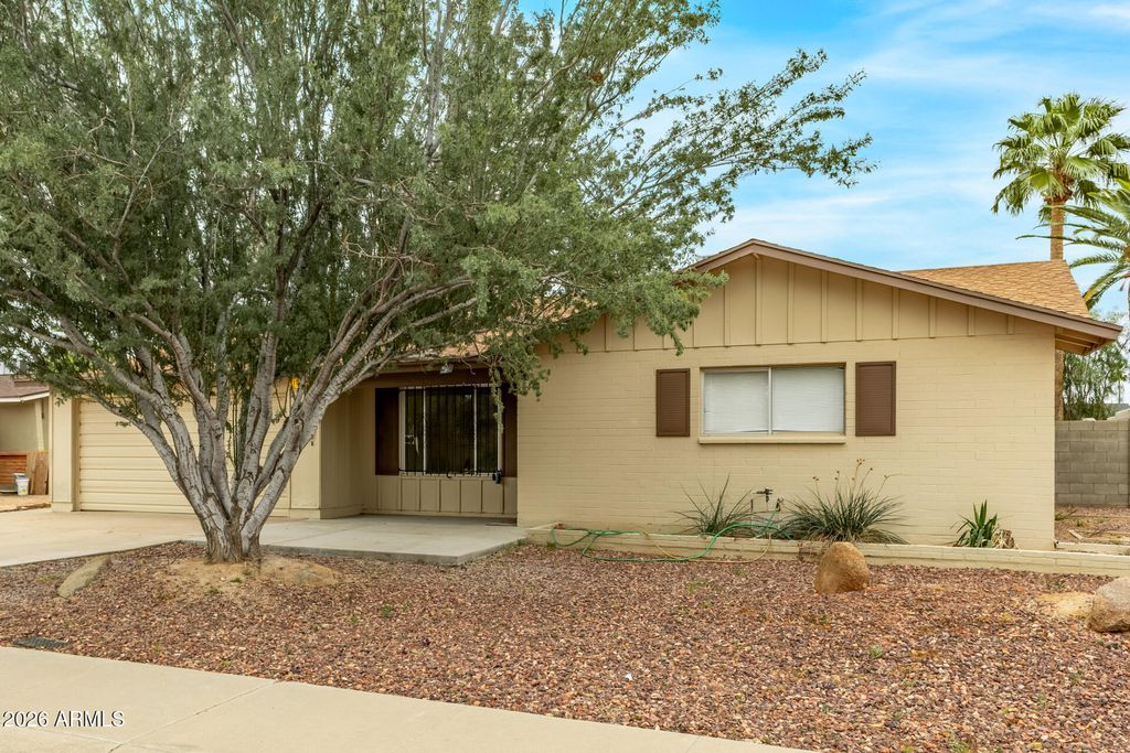 Photo of 1915 E Gemini Drive, Tempe, AZ 85283 (MLS # 6979107)