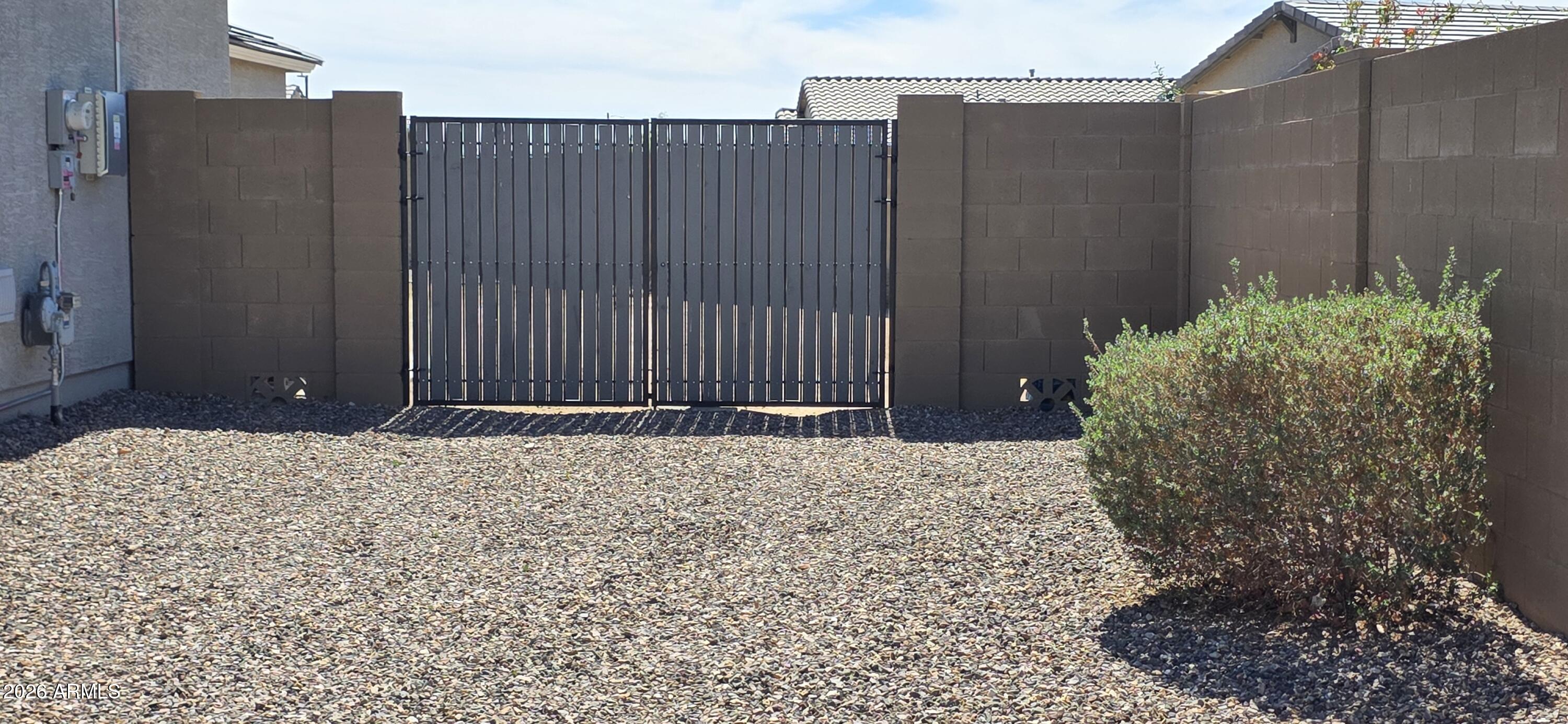 18025 W HILTON Avenue