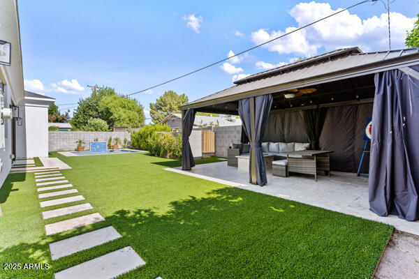 513 E HAYWARD Avenue
