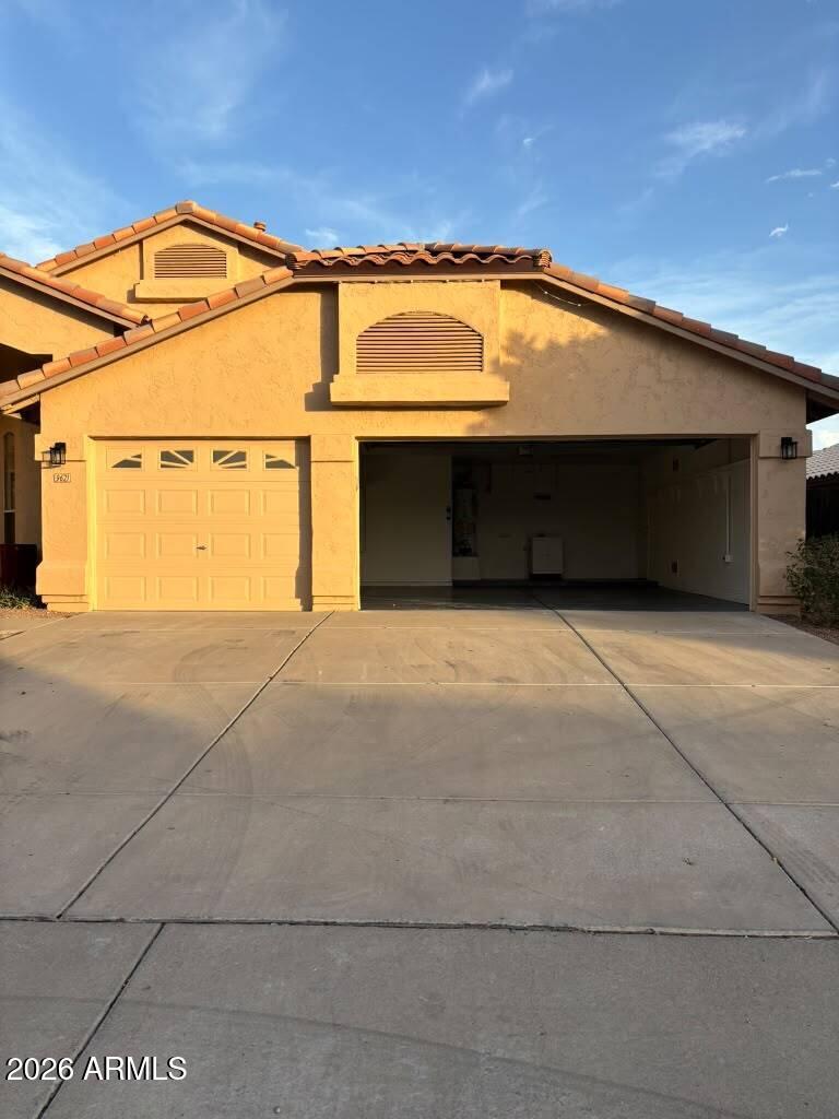 9621 W POTTER Drive