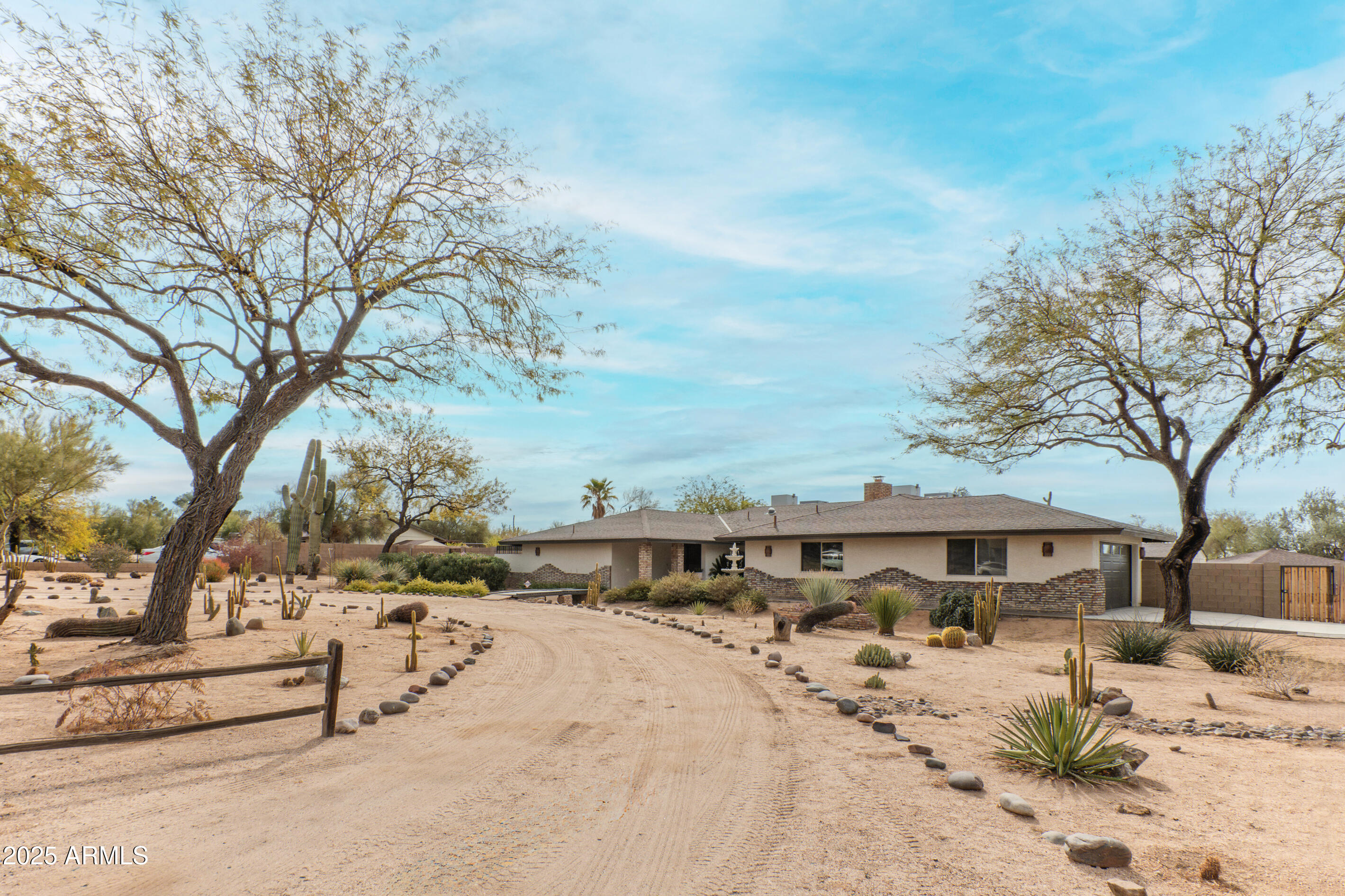 5911 E PEAK VIEW Road