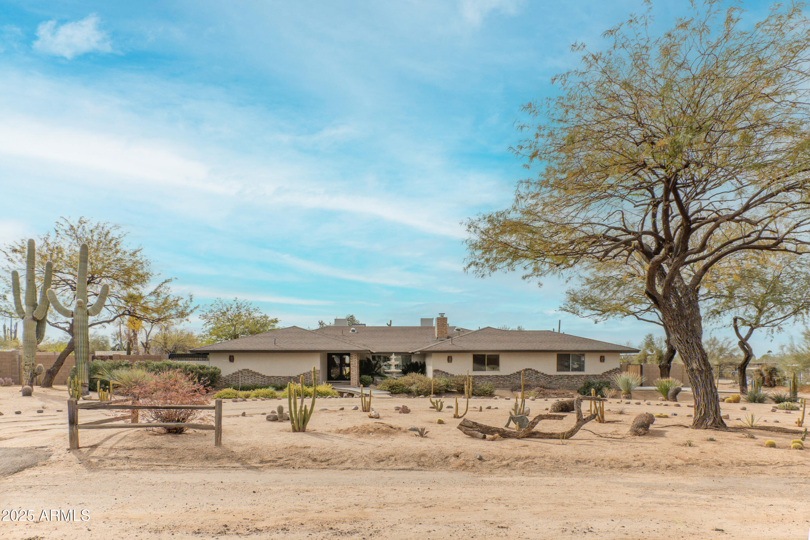 5911 E PEAK VIEW Road