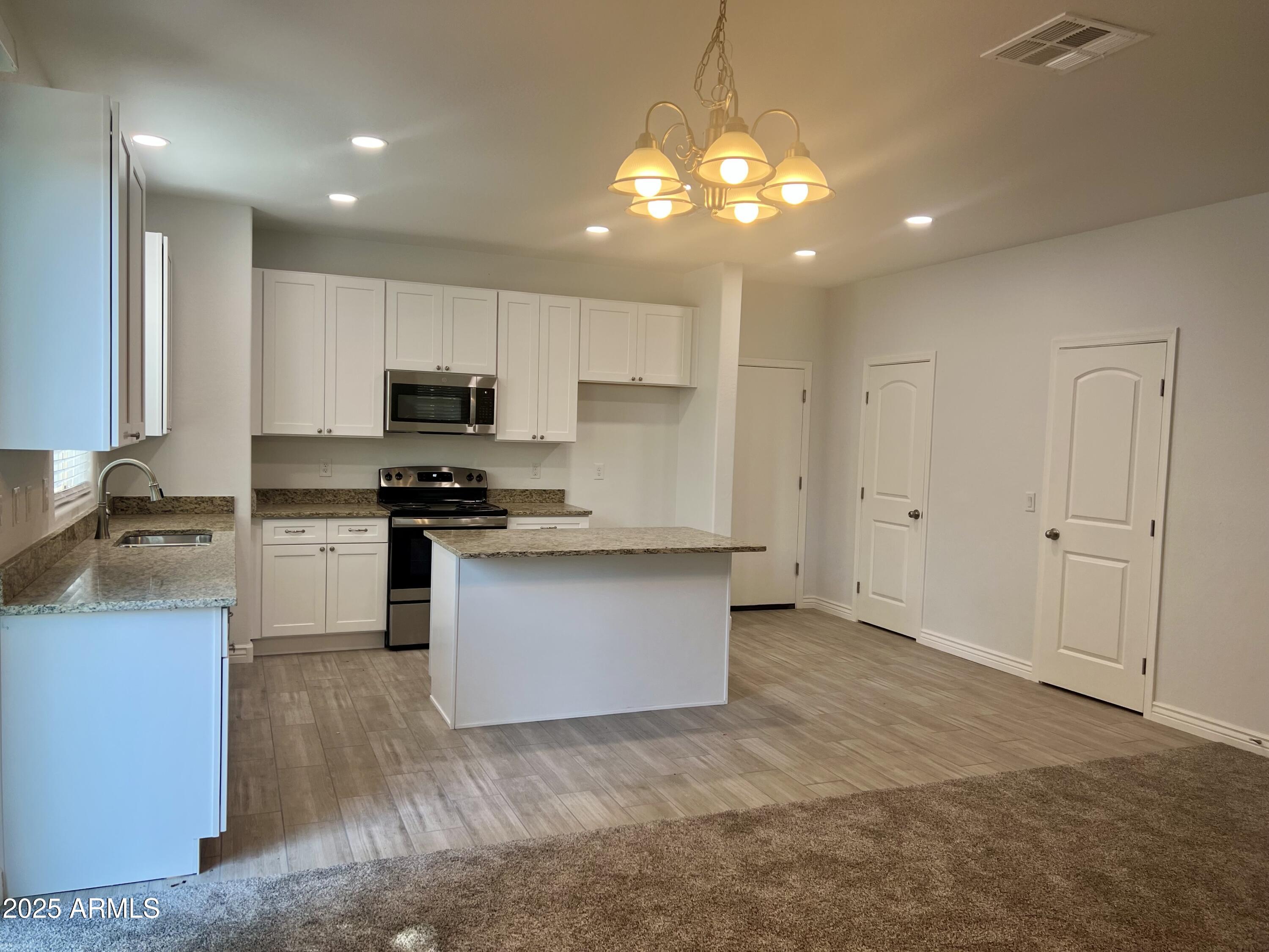 7821 W PIKE Place
