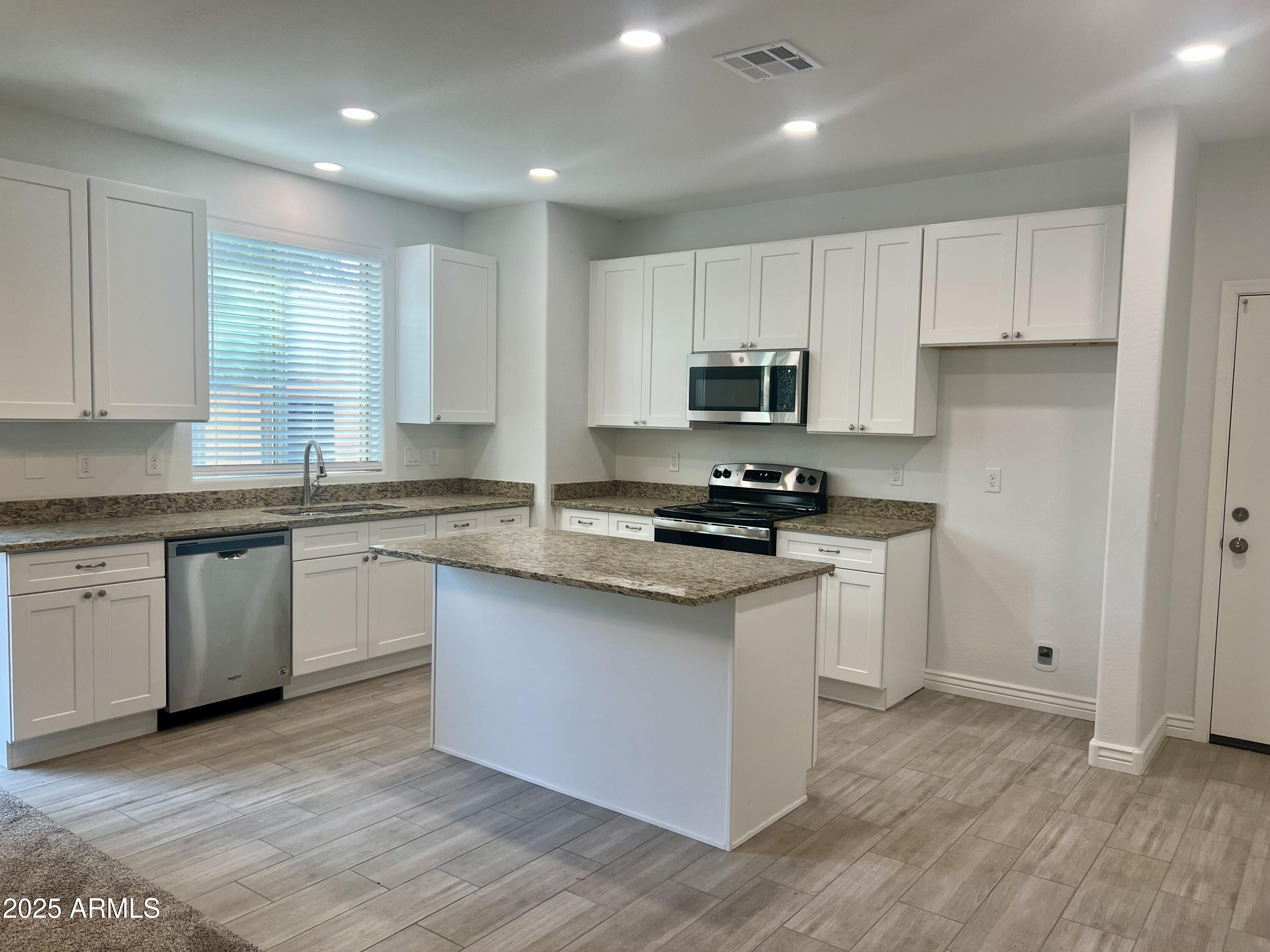 7821 W PIKE Place