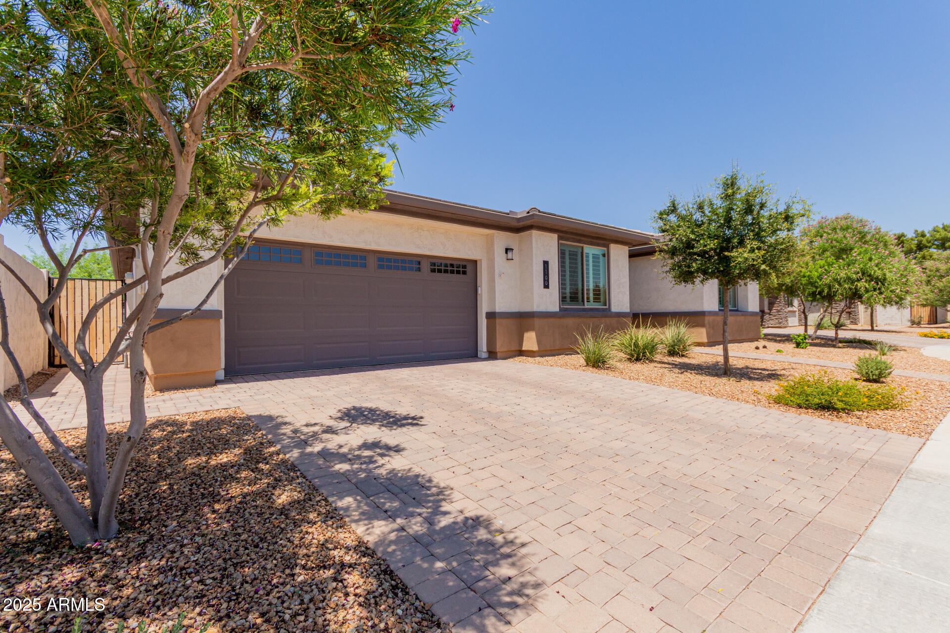 Homes 2 1166 W SILVER CREEK Lane