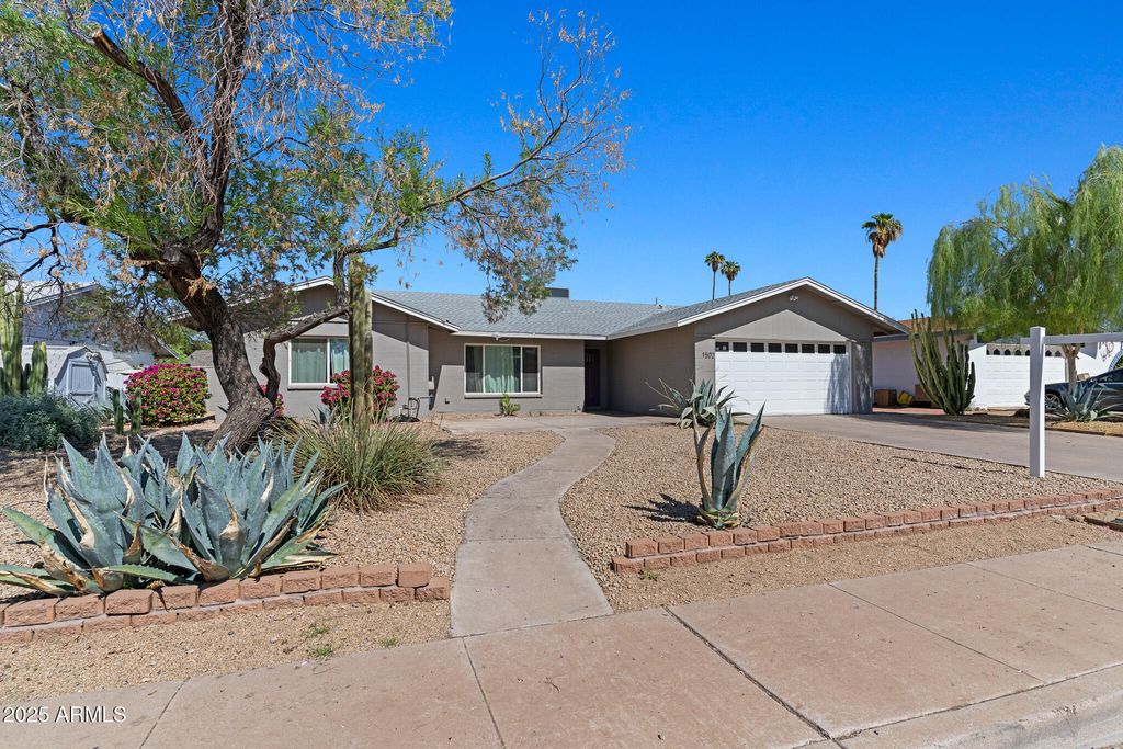 Photo of 1502 E Minton Drive, Tempe, AZ 85282 (MLS # 6883236)