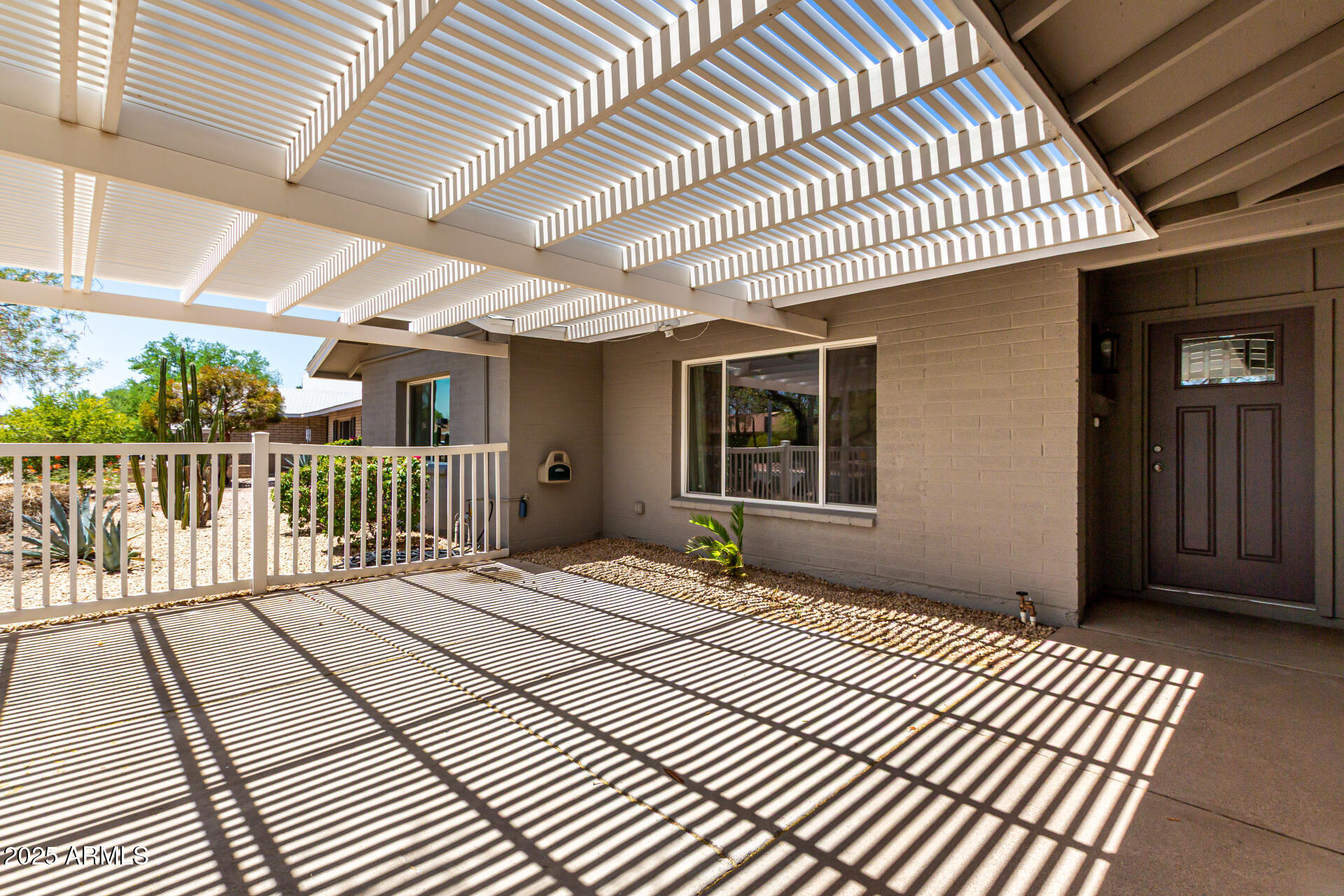 1502 E MINTON Drive