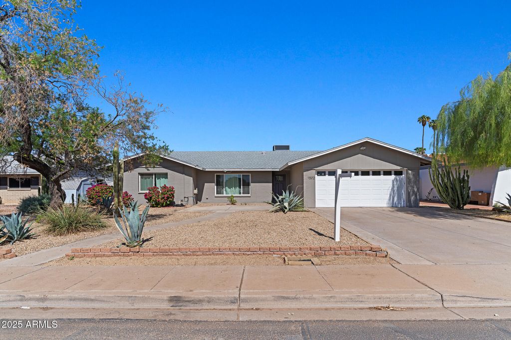 Photo of 1502 E Minton Drive, Tempe, AZ 85282 (MLS # 6883236)