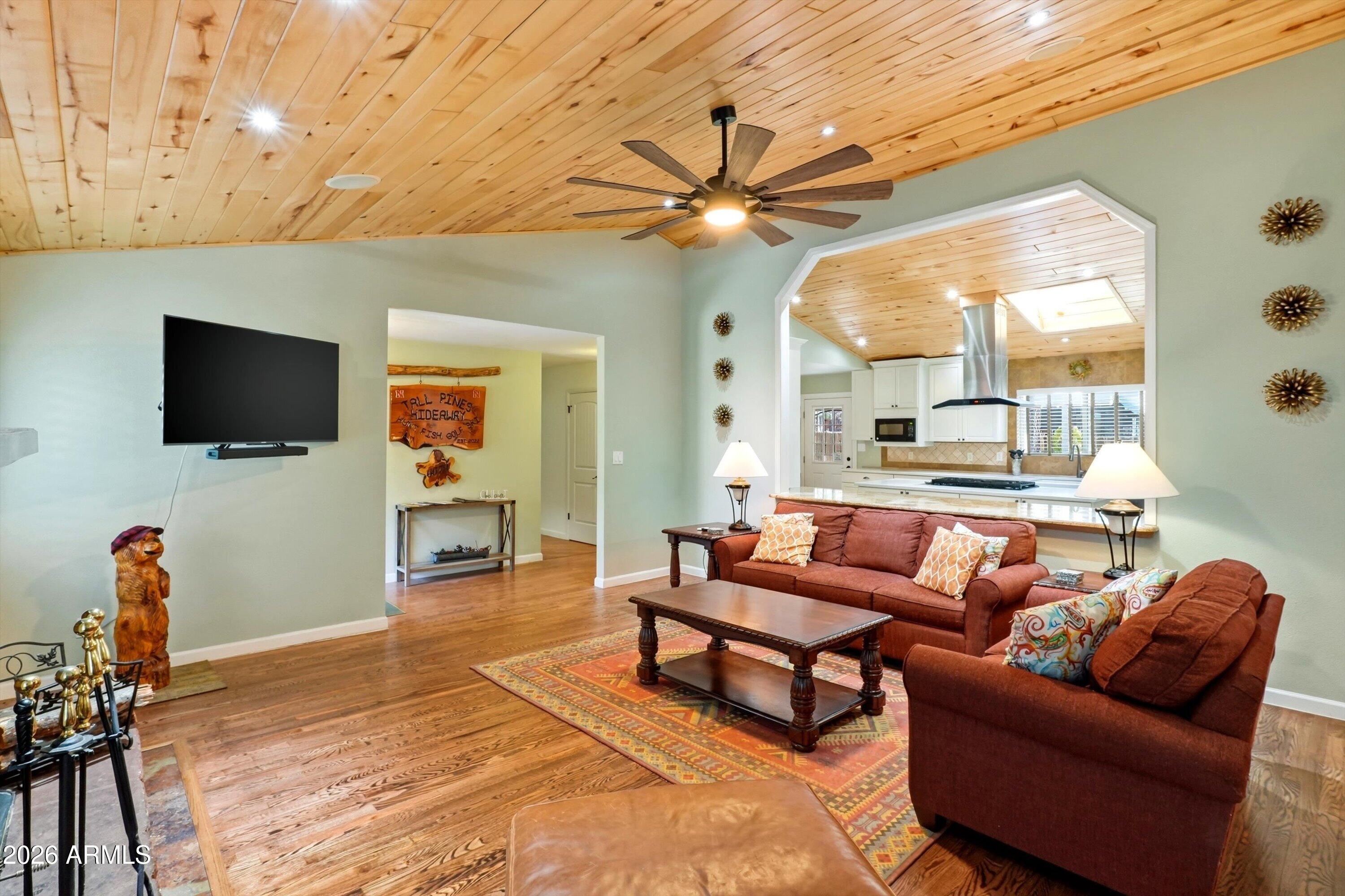 PINETOP COUNTRY CLUB UNIT 1 - Residential
