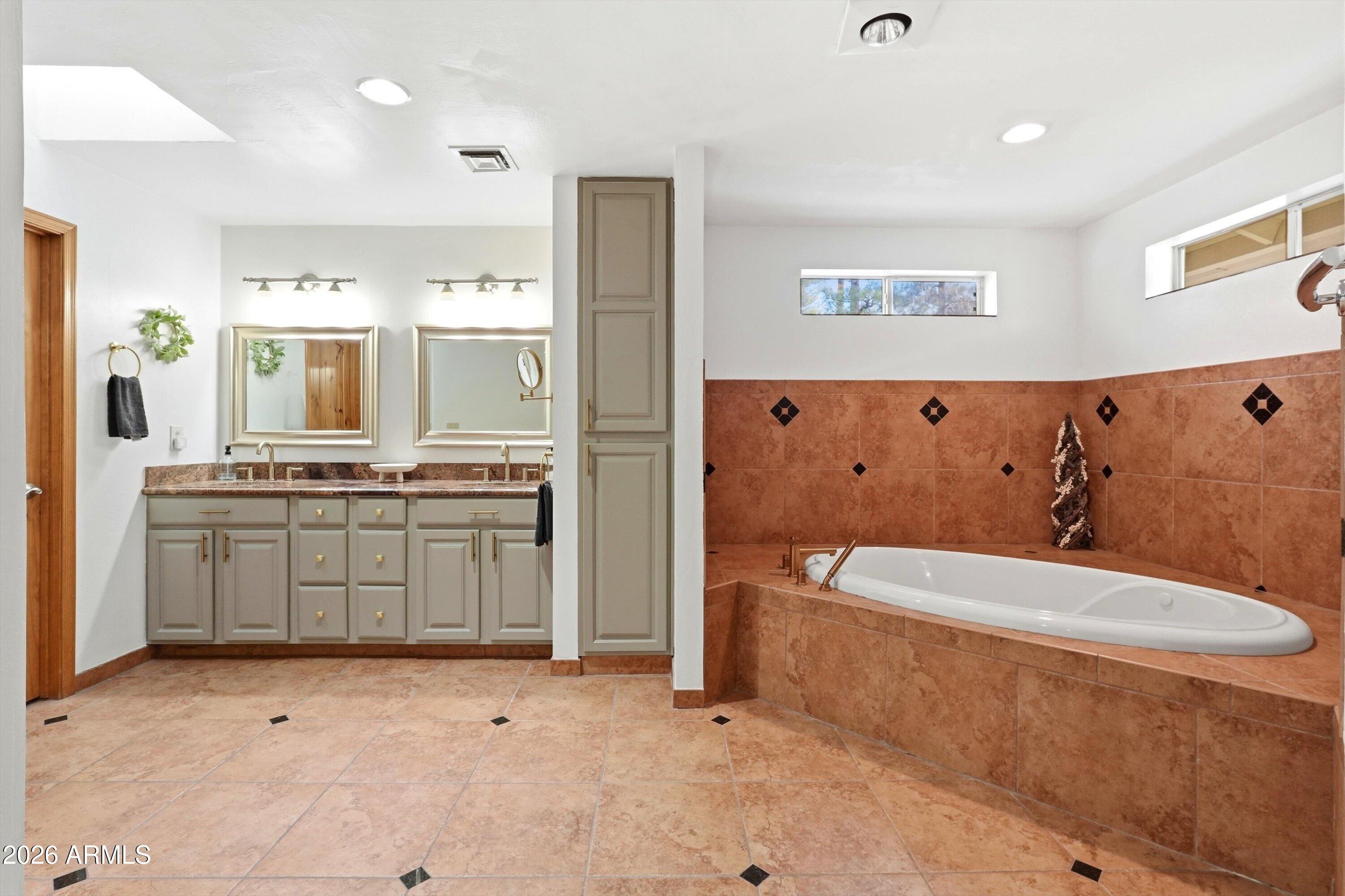 PINETOP COUNTRY CLUB UNIT 1 - Residential