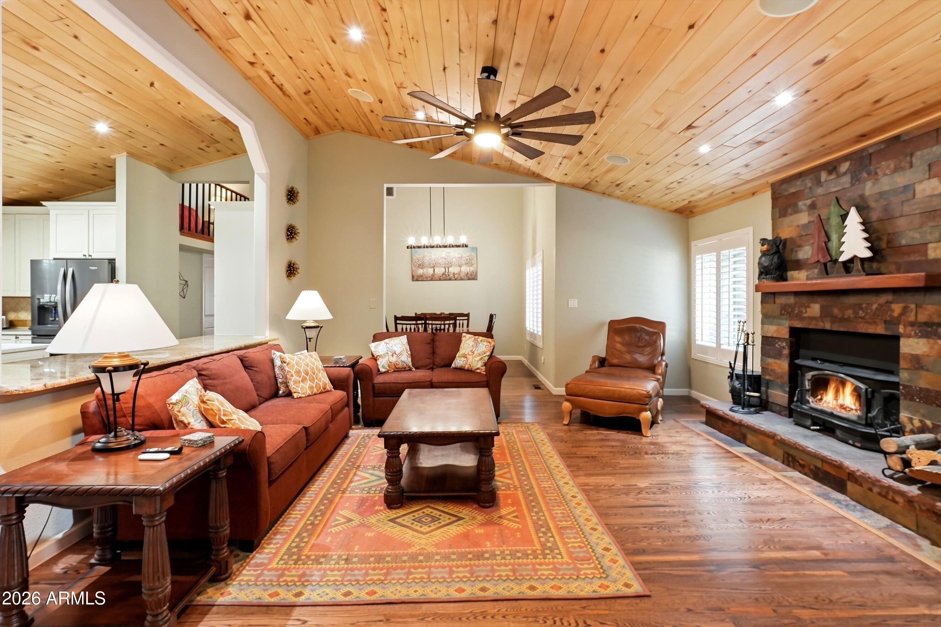 PINETOP COUNTRY CLUB UNIT 1 - Residential