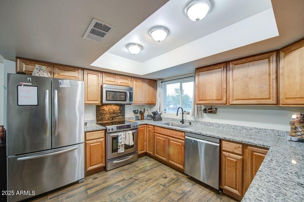 Photo of 5039 W Mercer Lane, Glendale, AZ 85304 (MLS # 6925667)