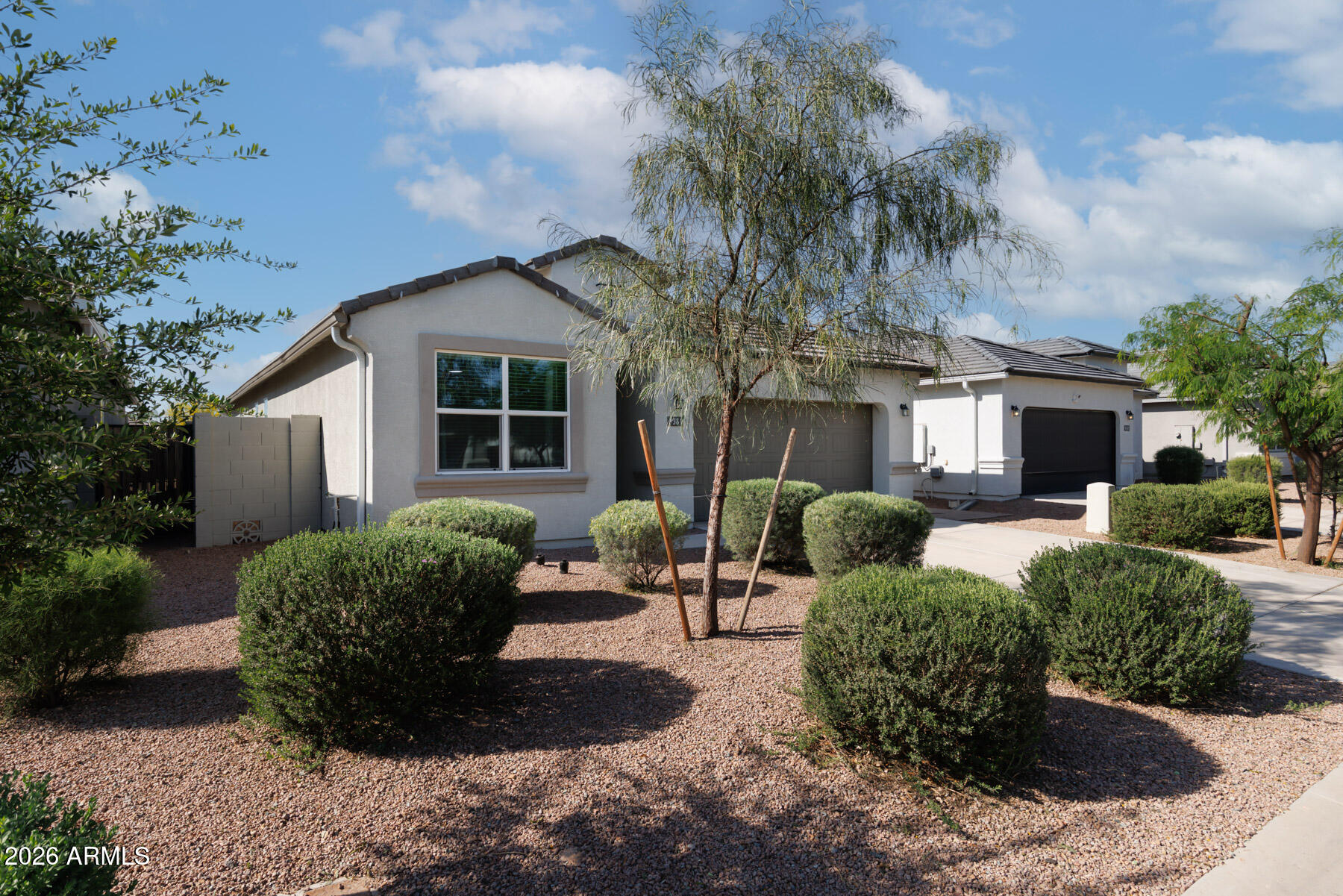CRESTFIELD MANOR AT ARIZONA FARMS VILLAGE PAR 5 - Residential