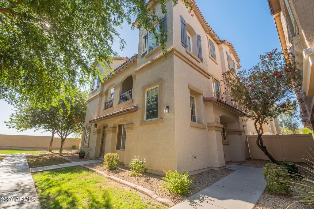 Photo of 1339 S Owl Drive, Gilbert, AZ 85296 (MLS # 7031800)