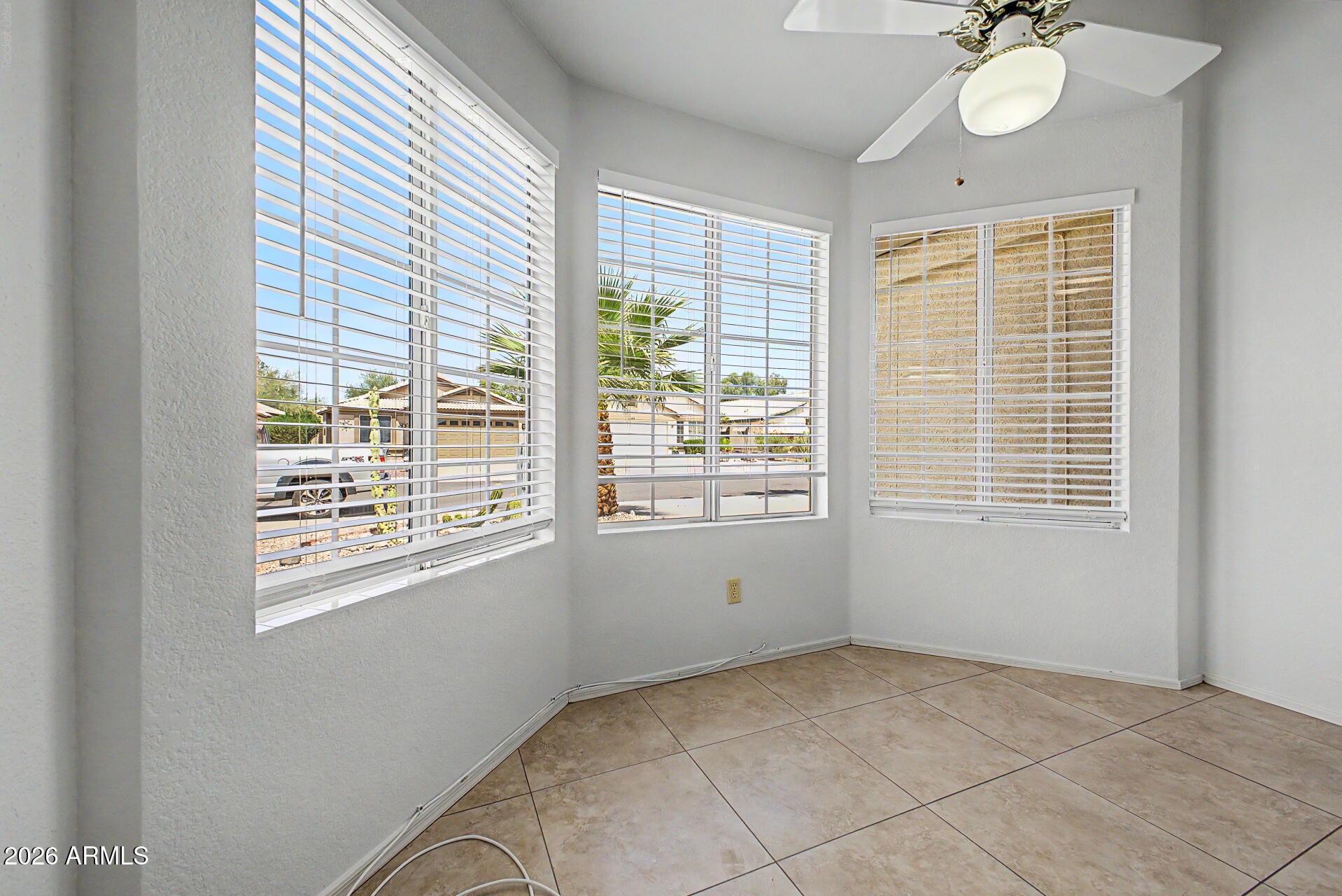 10523 W MOHAWK Lane