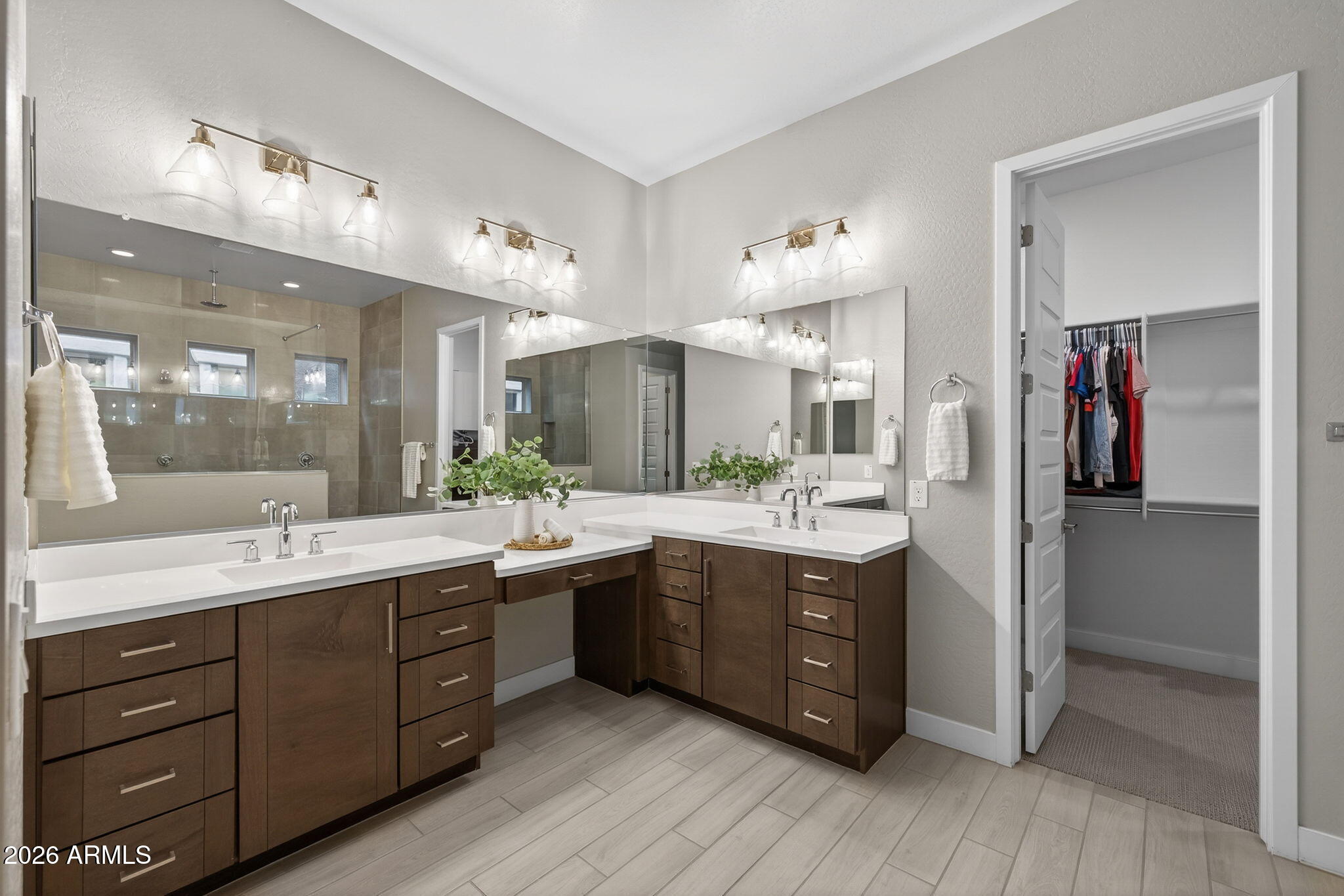 10237 E SEISMIC Avenue