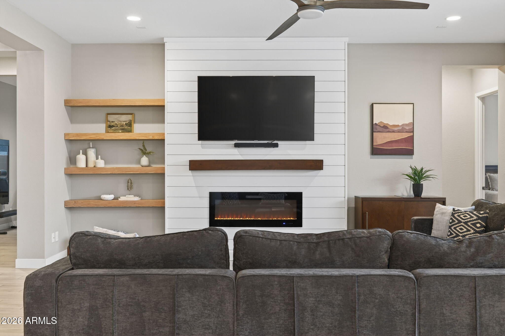 10237 E SEISMIC Avenue