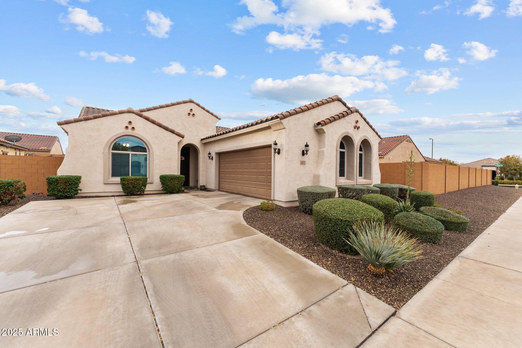 26011 W WAHALLA Lane